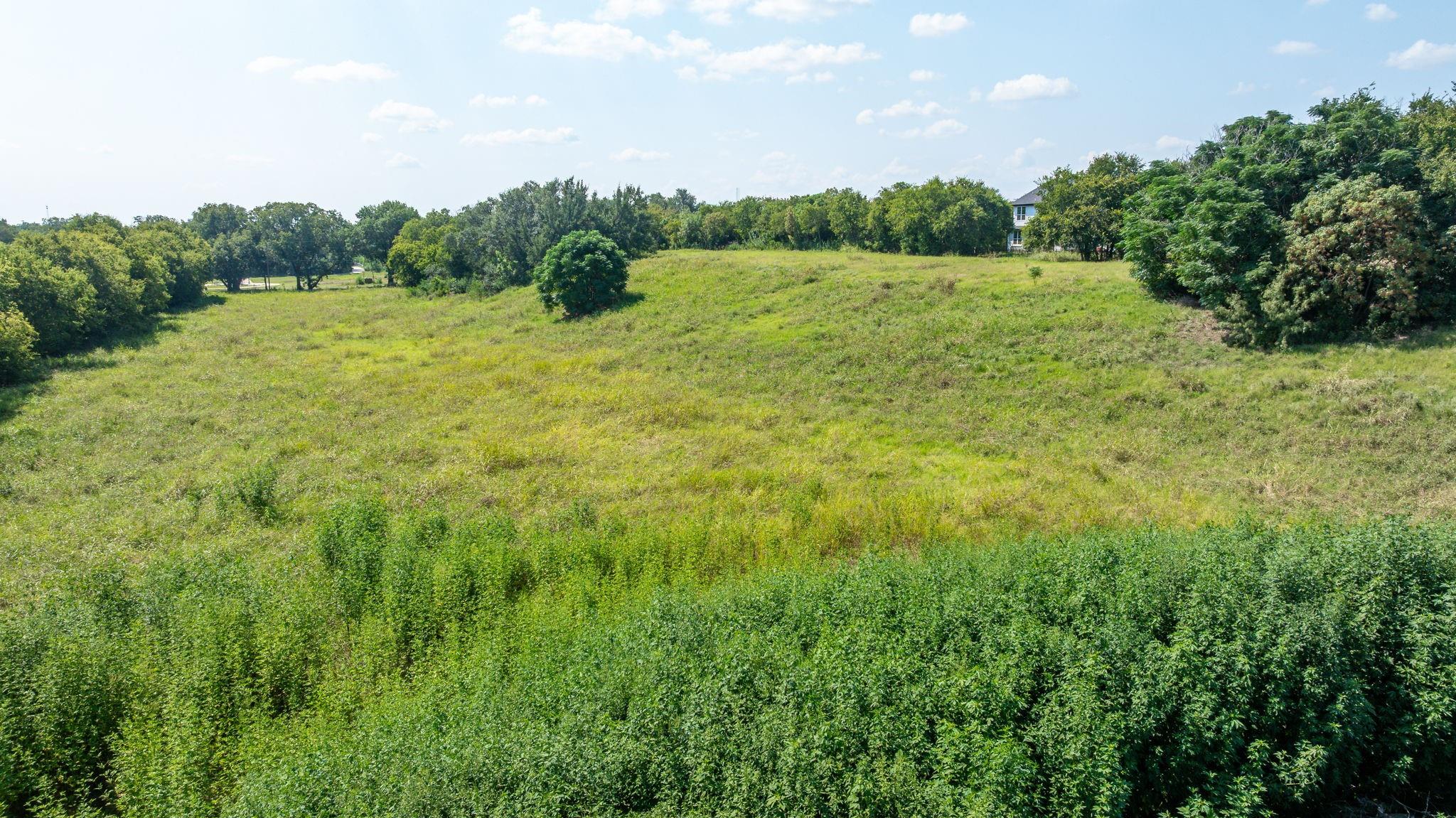 main property photo 11