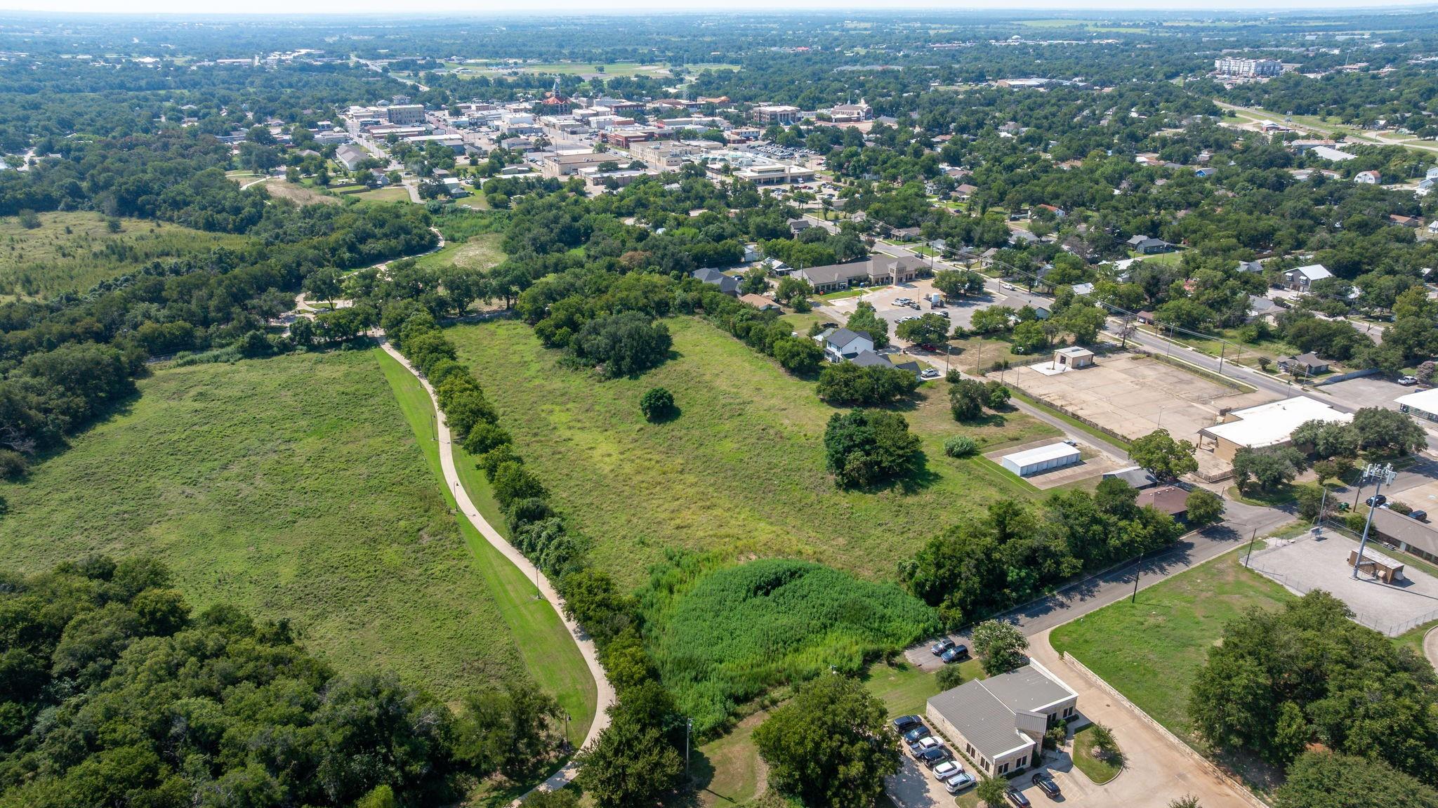 main property photo 6