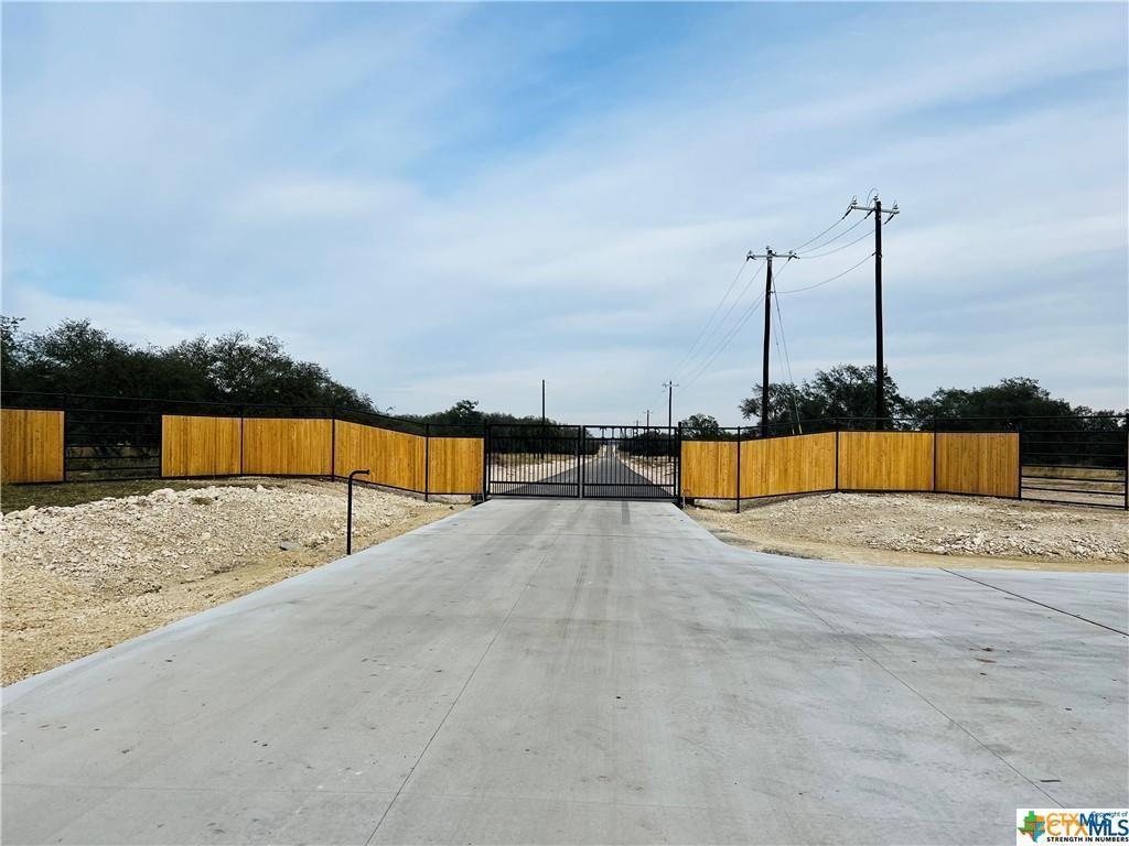 main property photo 13