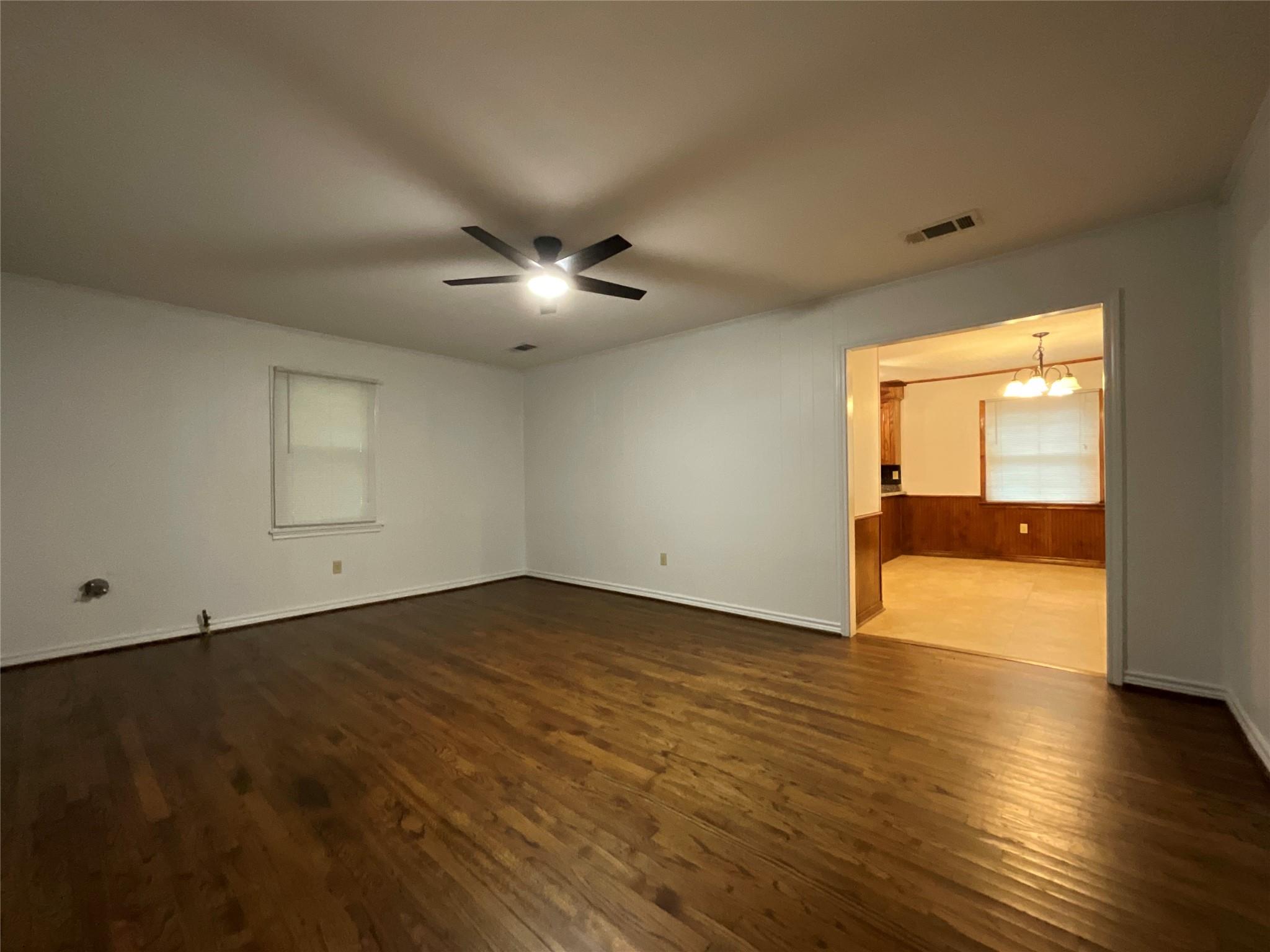 property viewer photo 3
