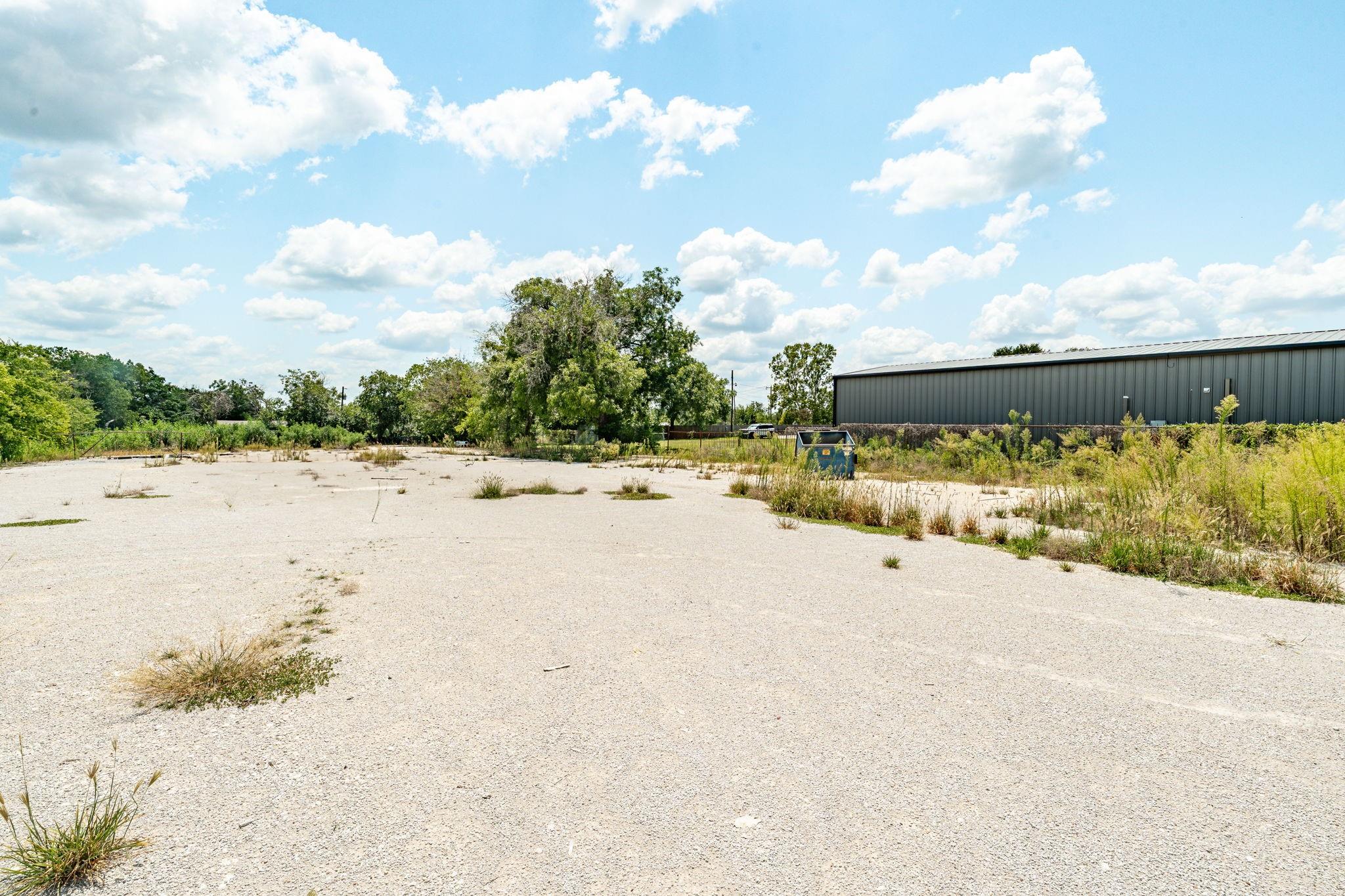 main property photo 30