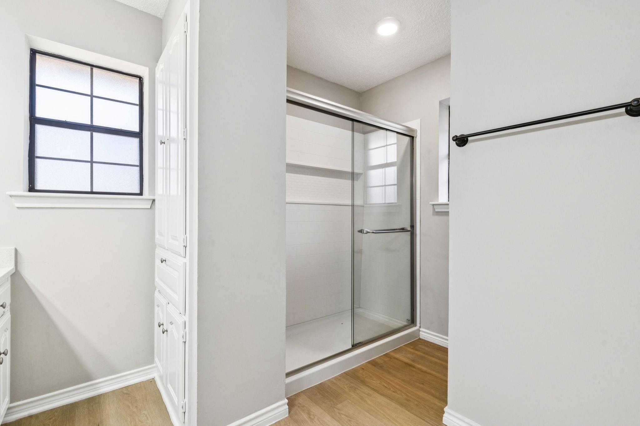 property viewer photo 16