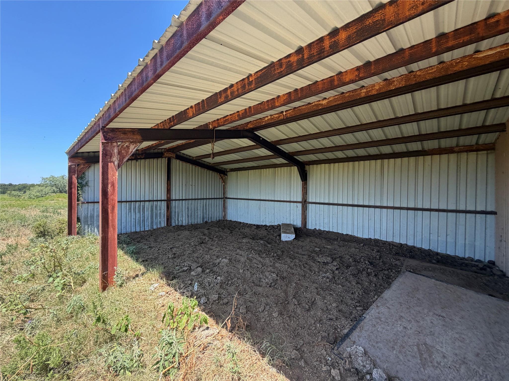 main property photo 37