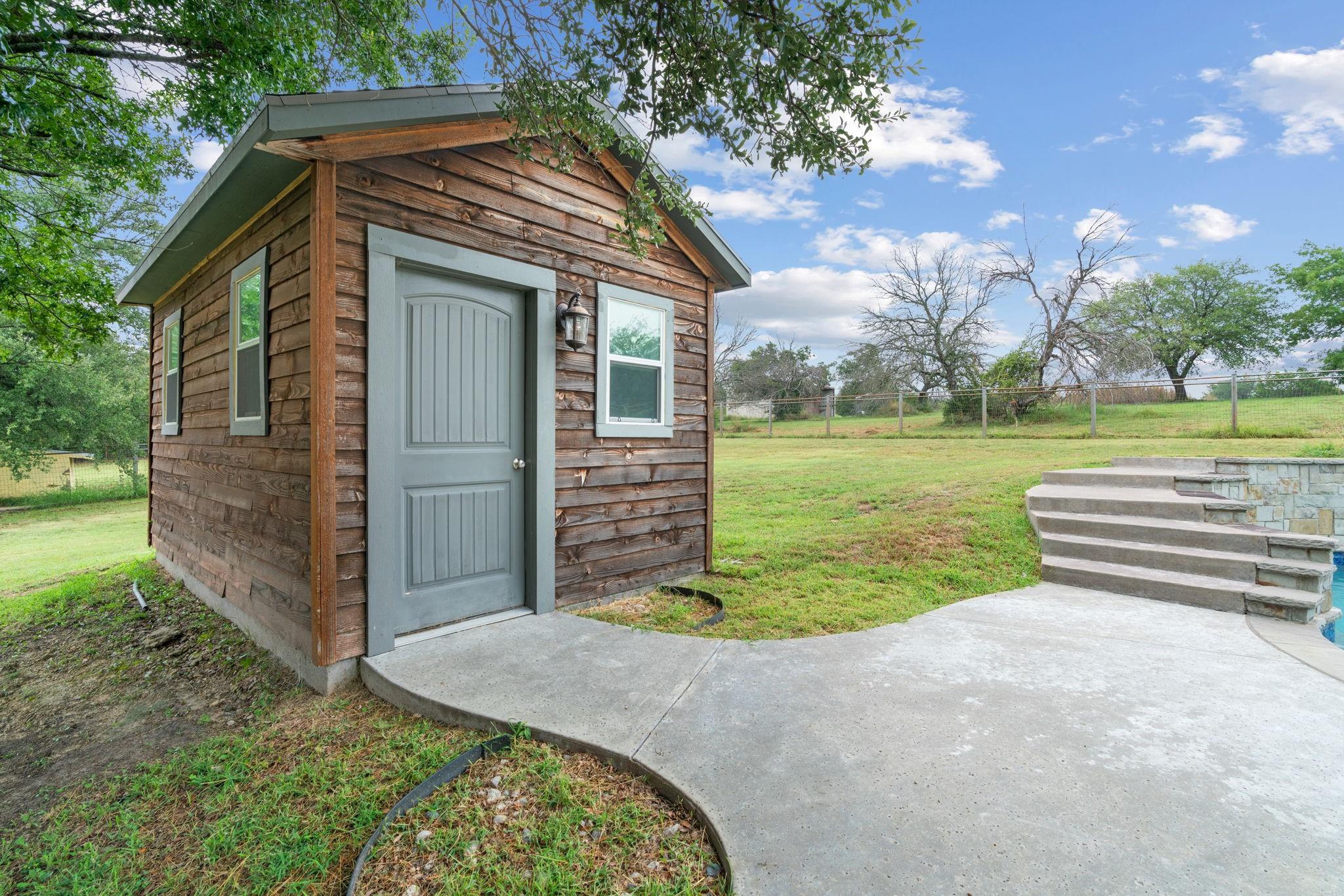 main property photo 30