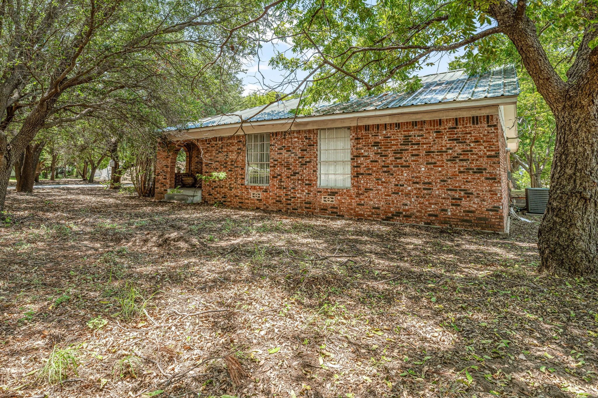 main property photo 13
