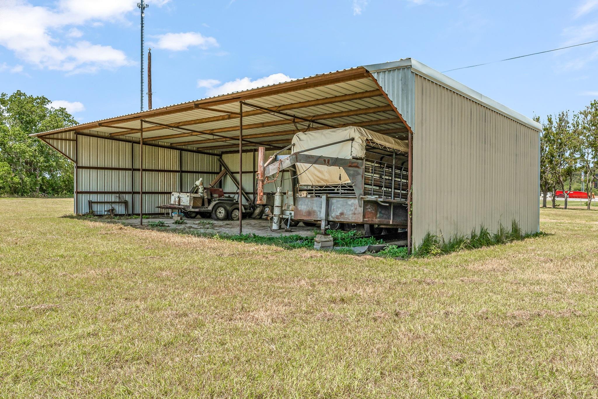 main property photo 30