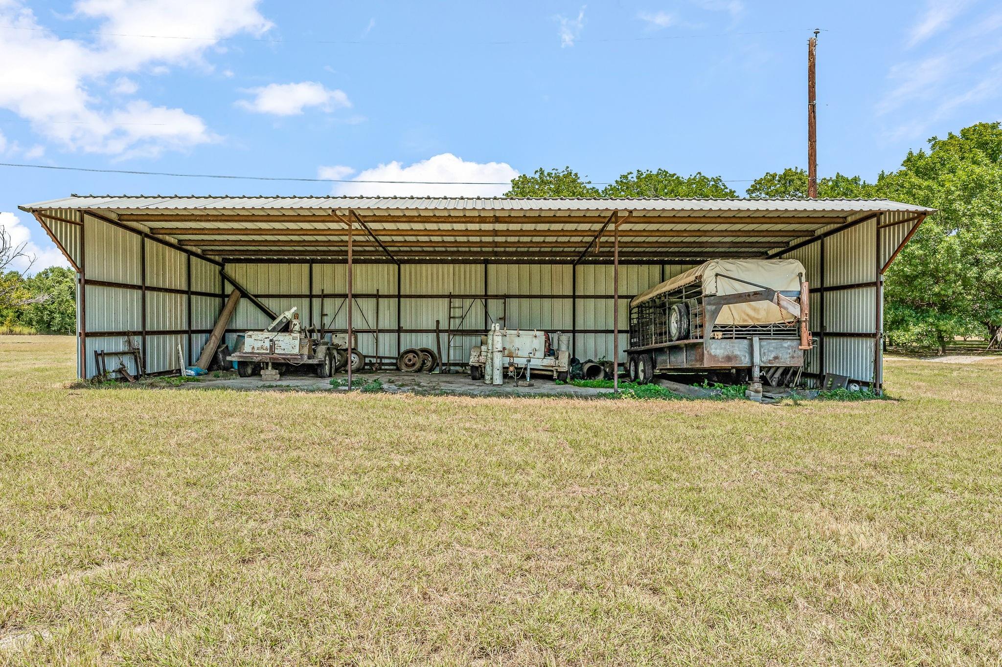 main property photo 31