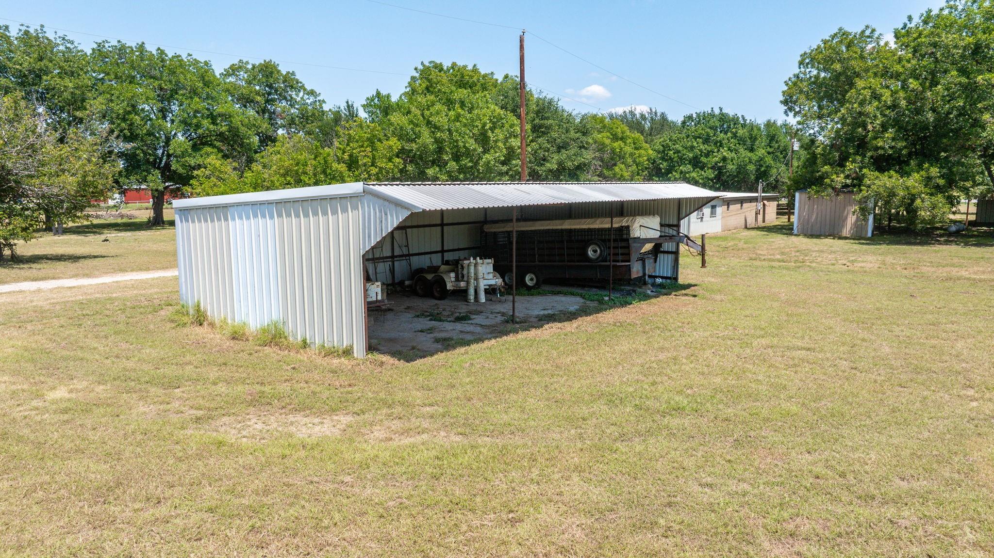 main property photo 9