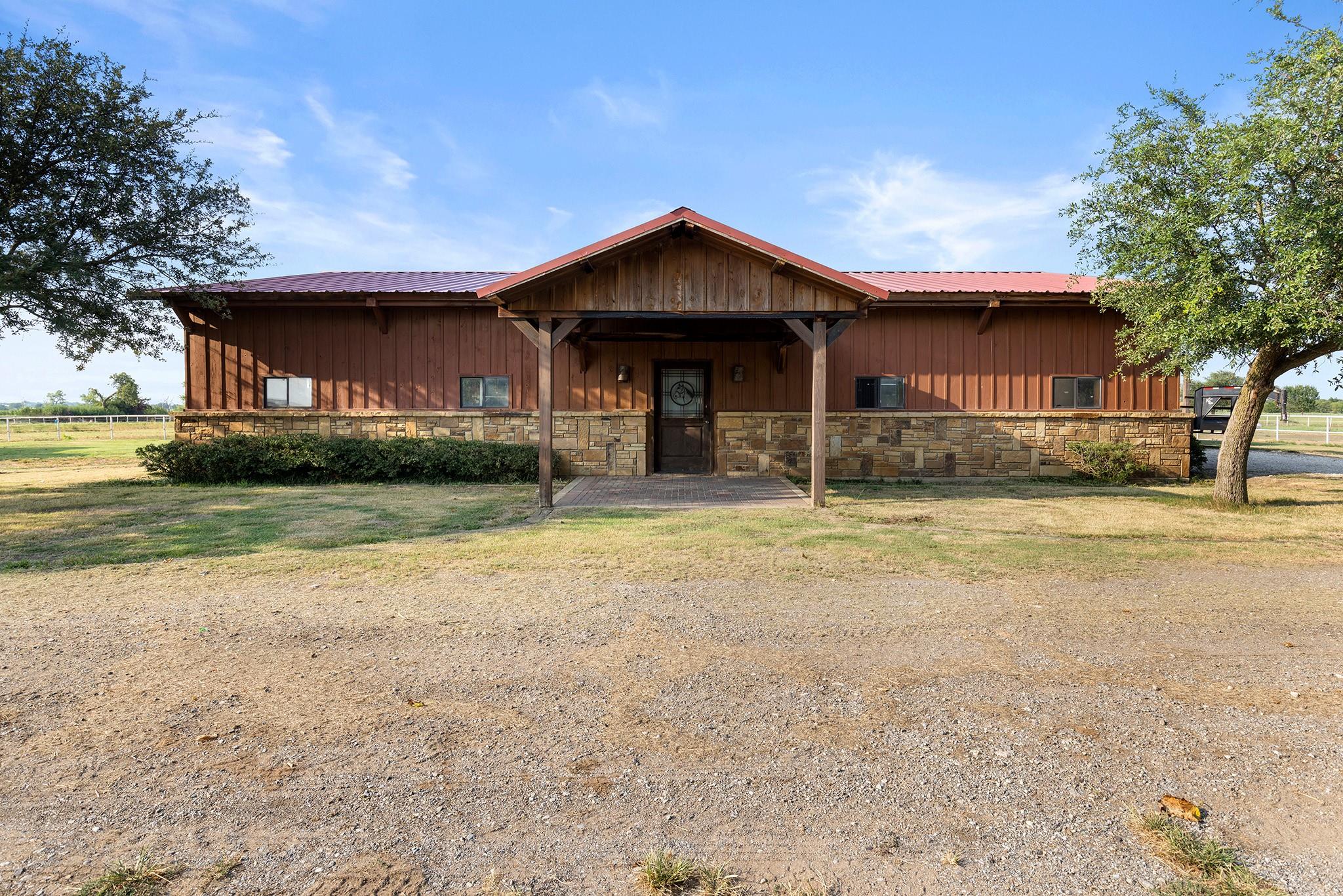main property photo 27