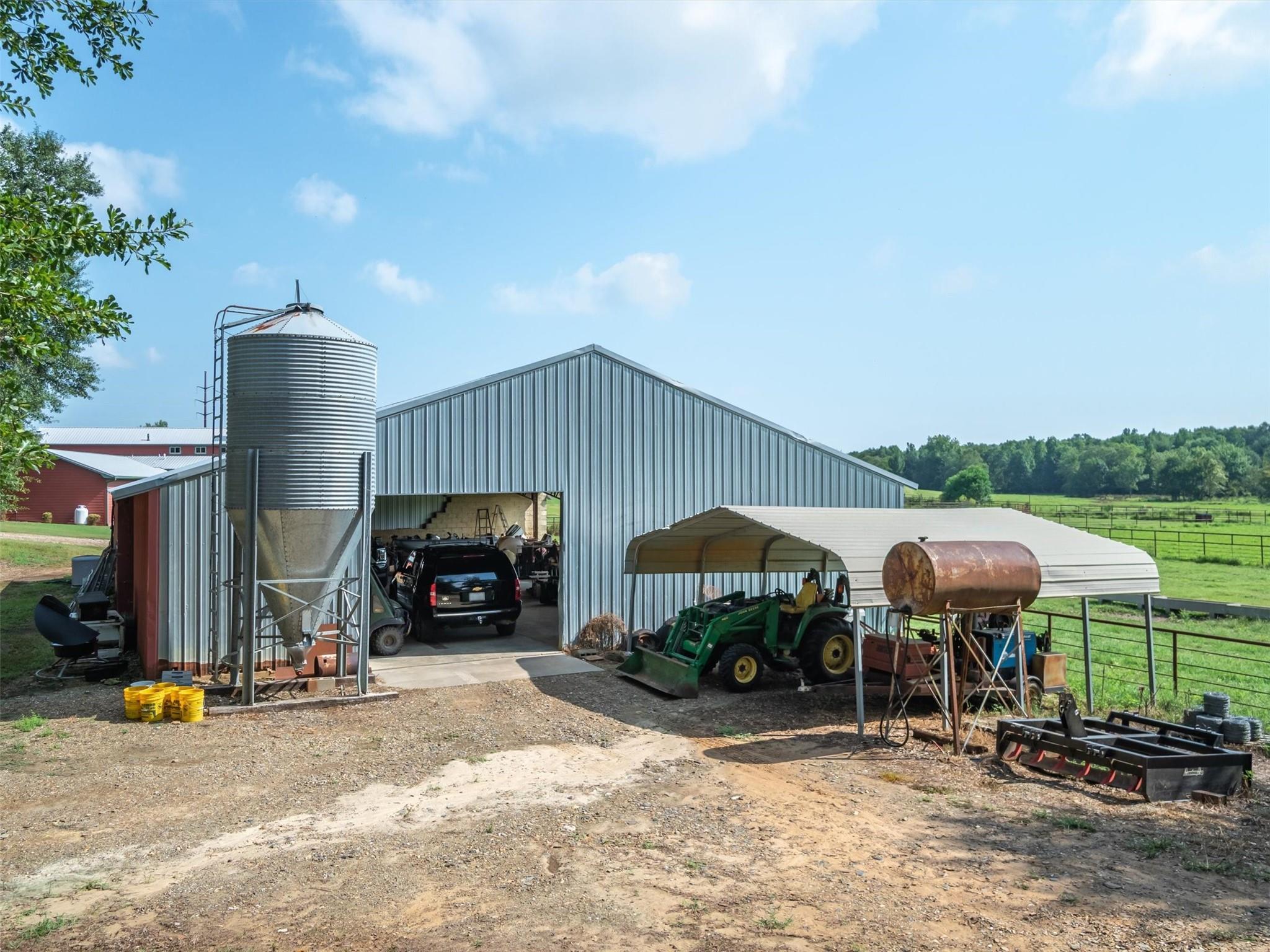 main property photo 31