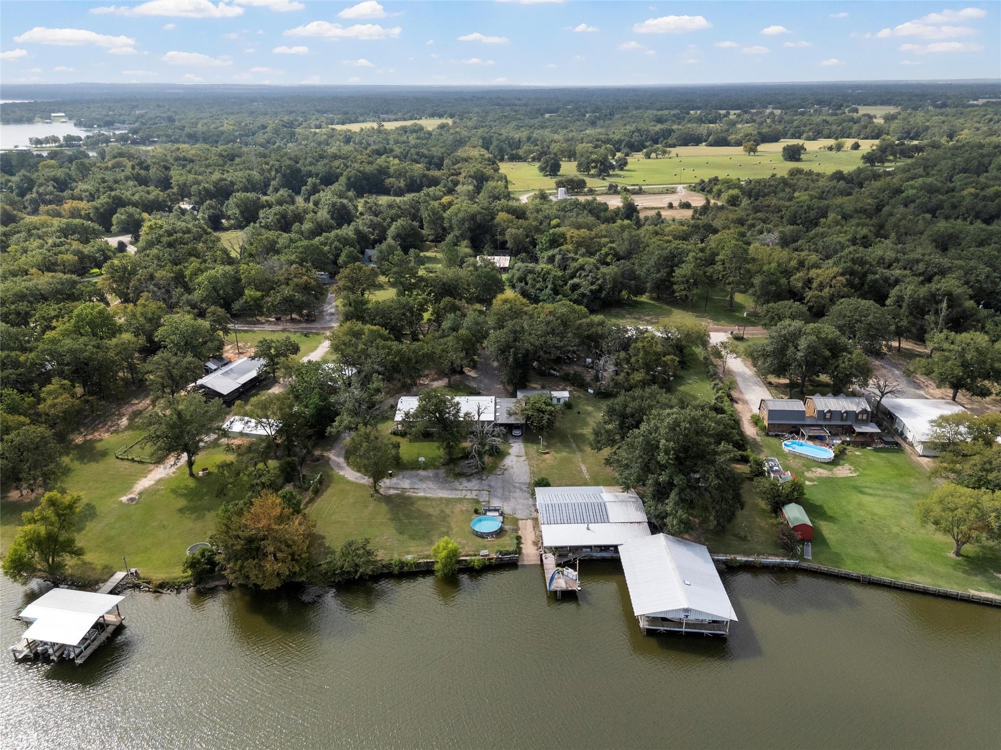 main property photo 30