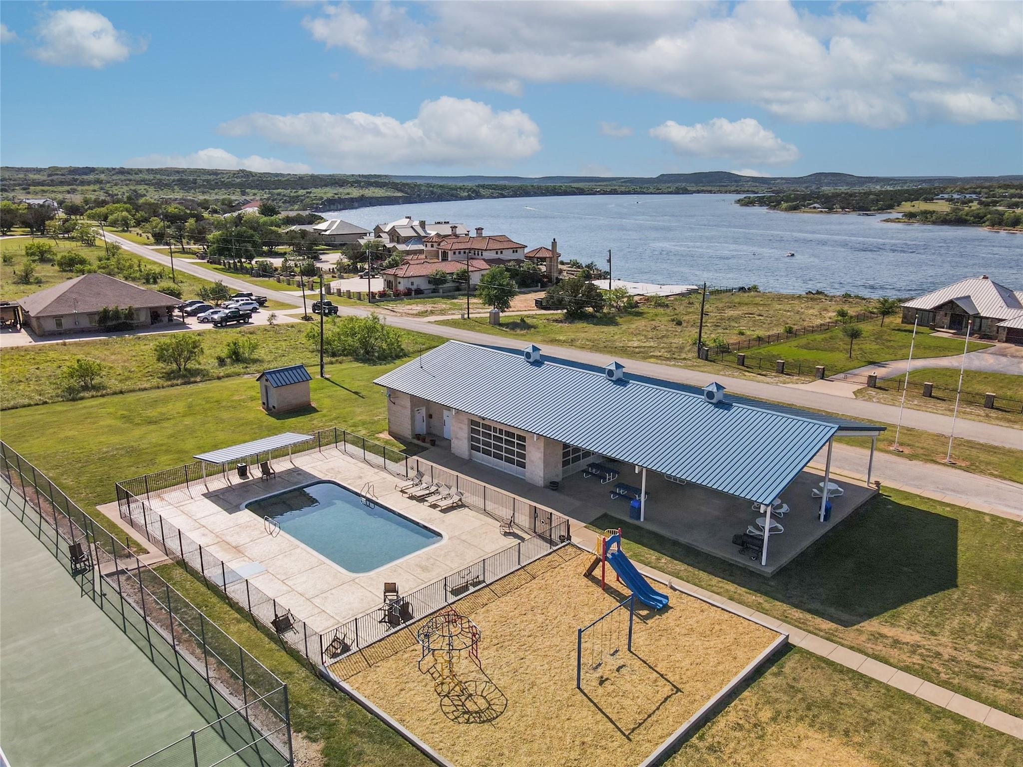 main property photo 8