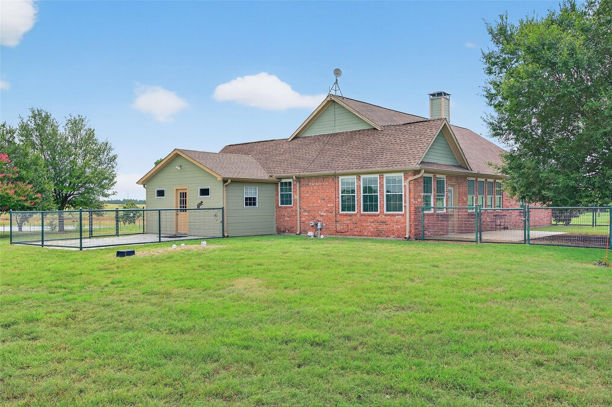 main property photo 20