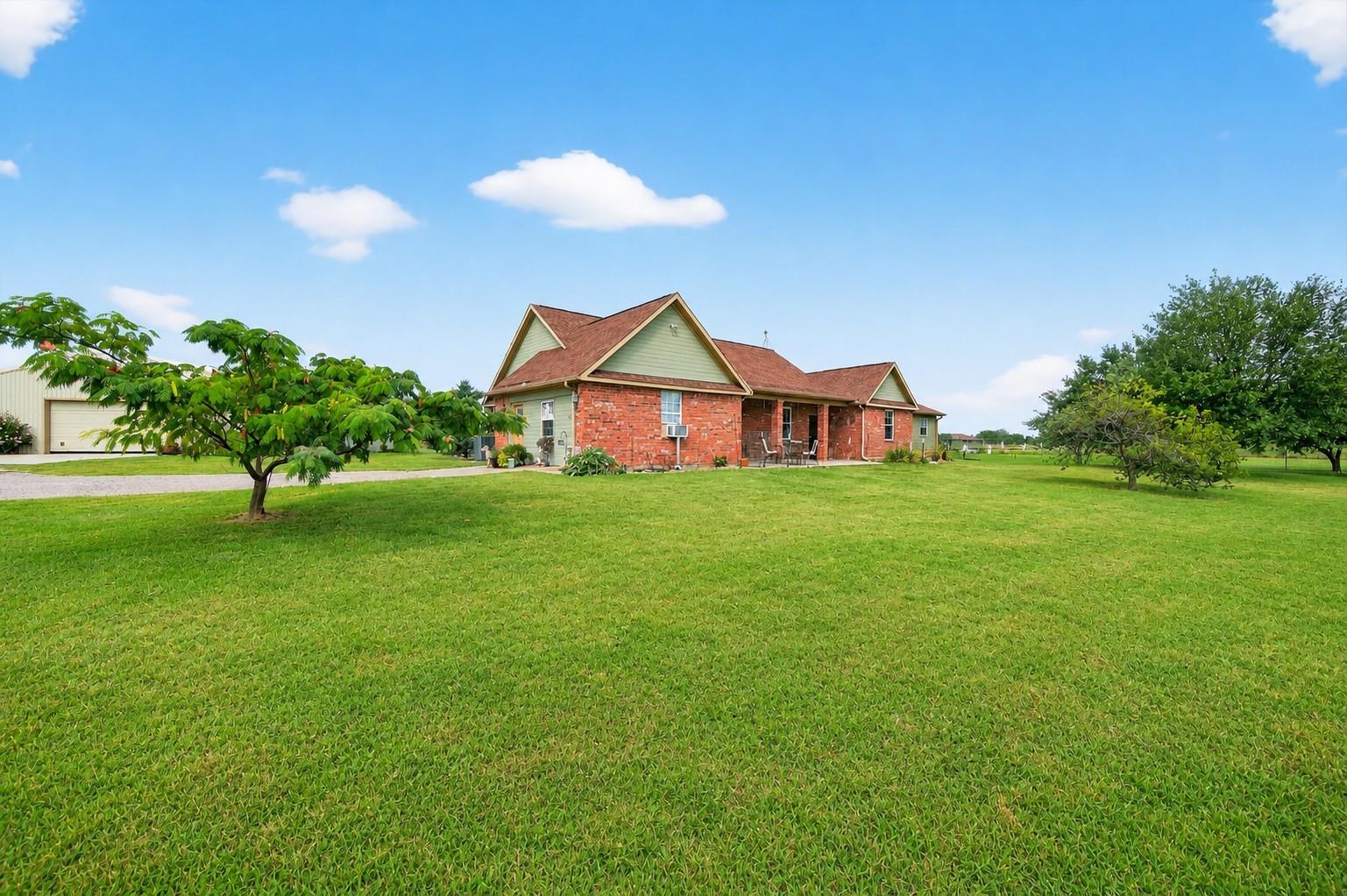main property photo 3