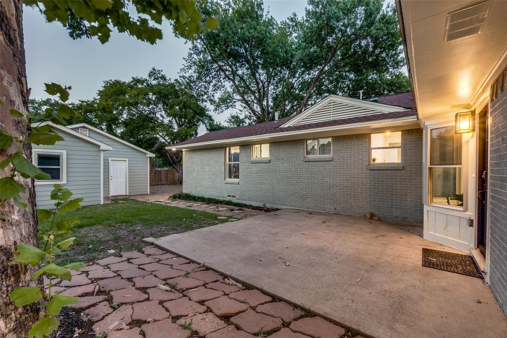 main property photo 23