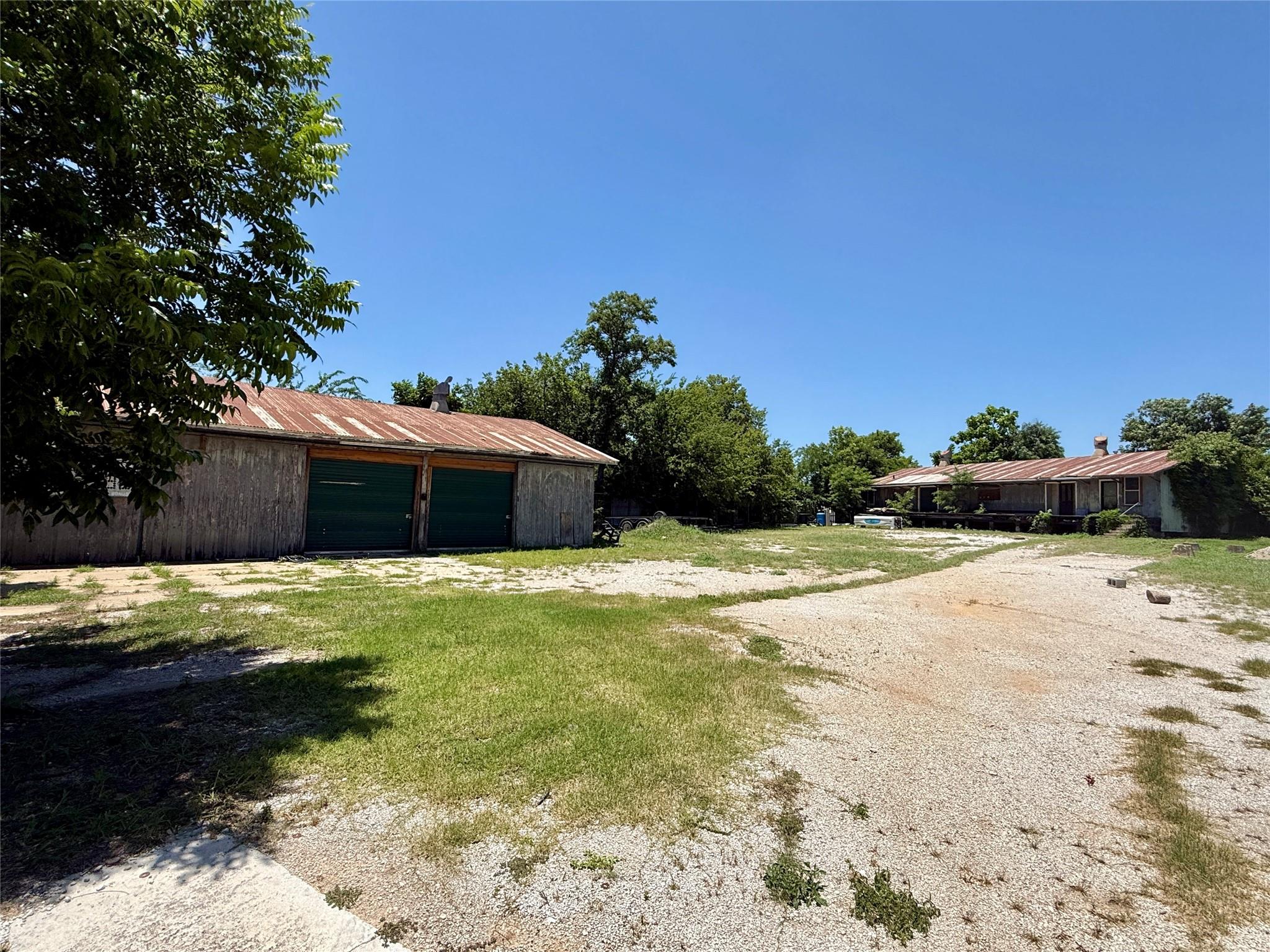 main property photo 13