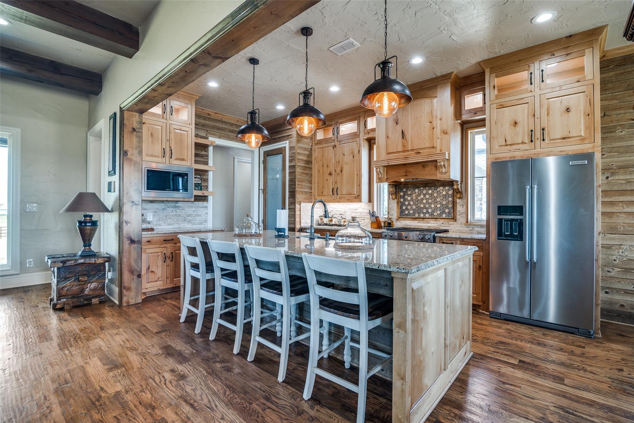 main property photo 11