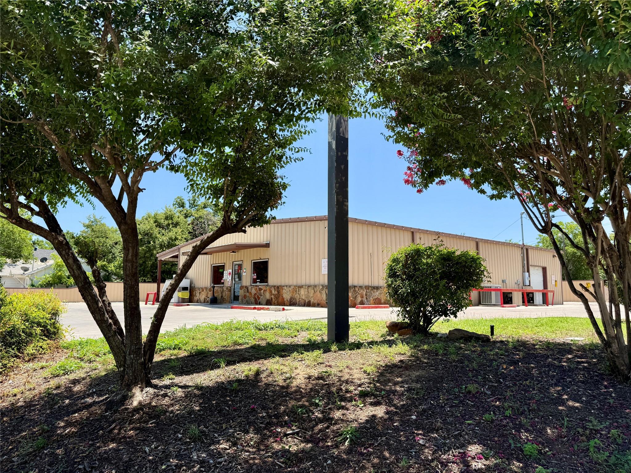 main property photo 38