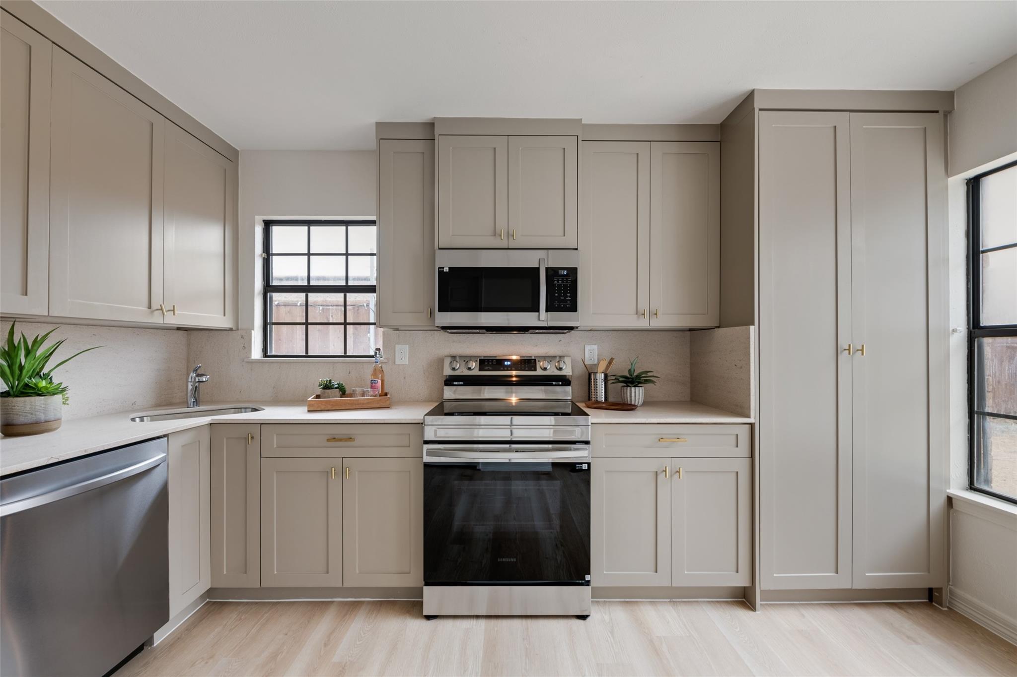 property viewer photo 10
