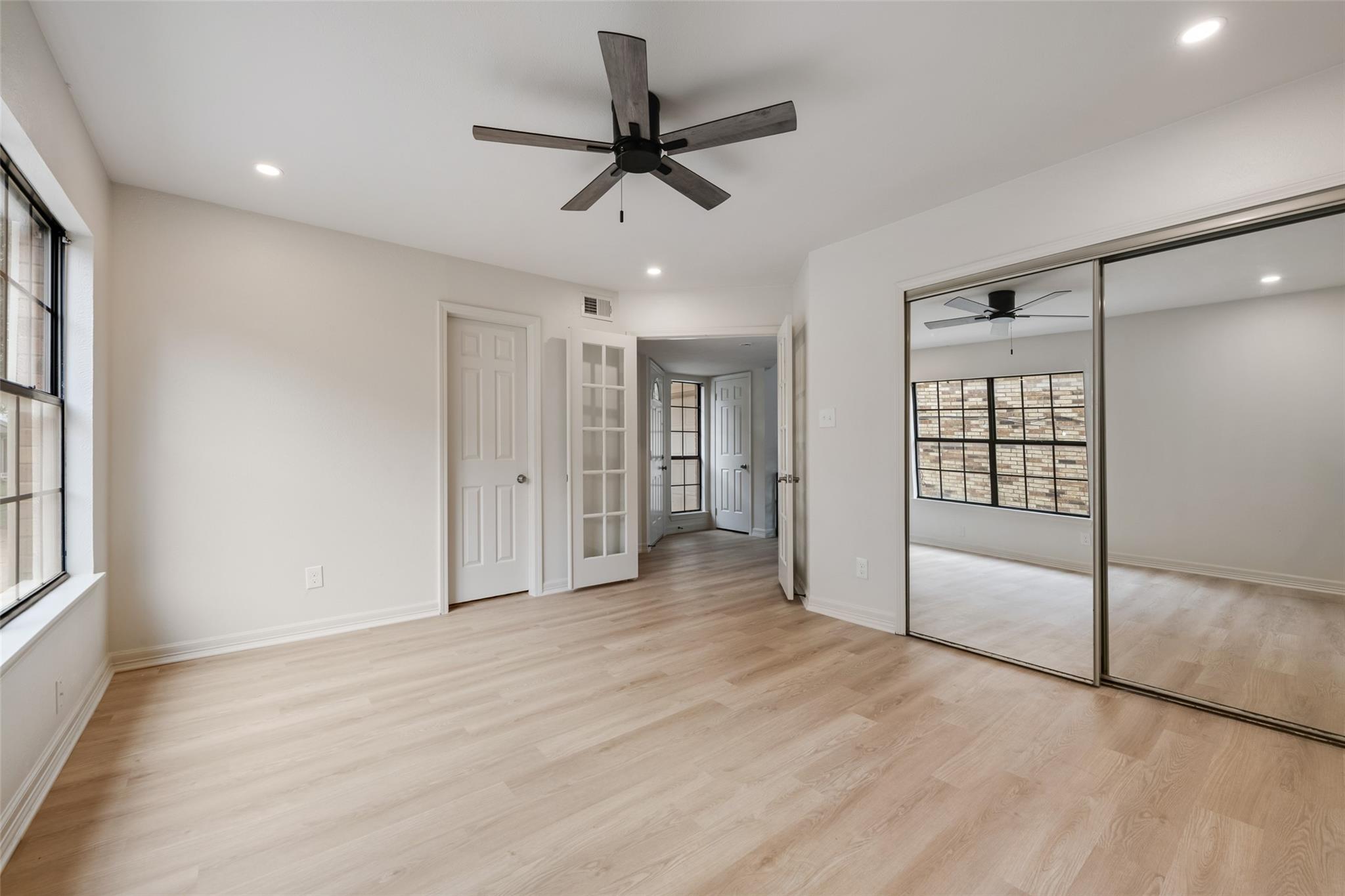 property viewer photo 16