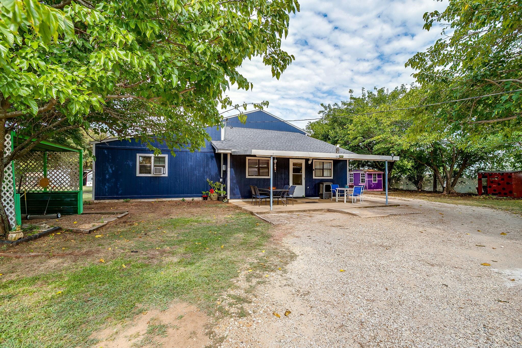 main property photo 7