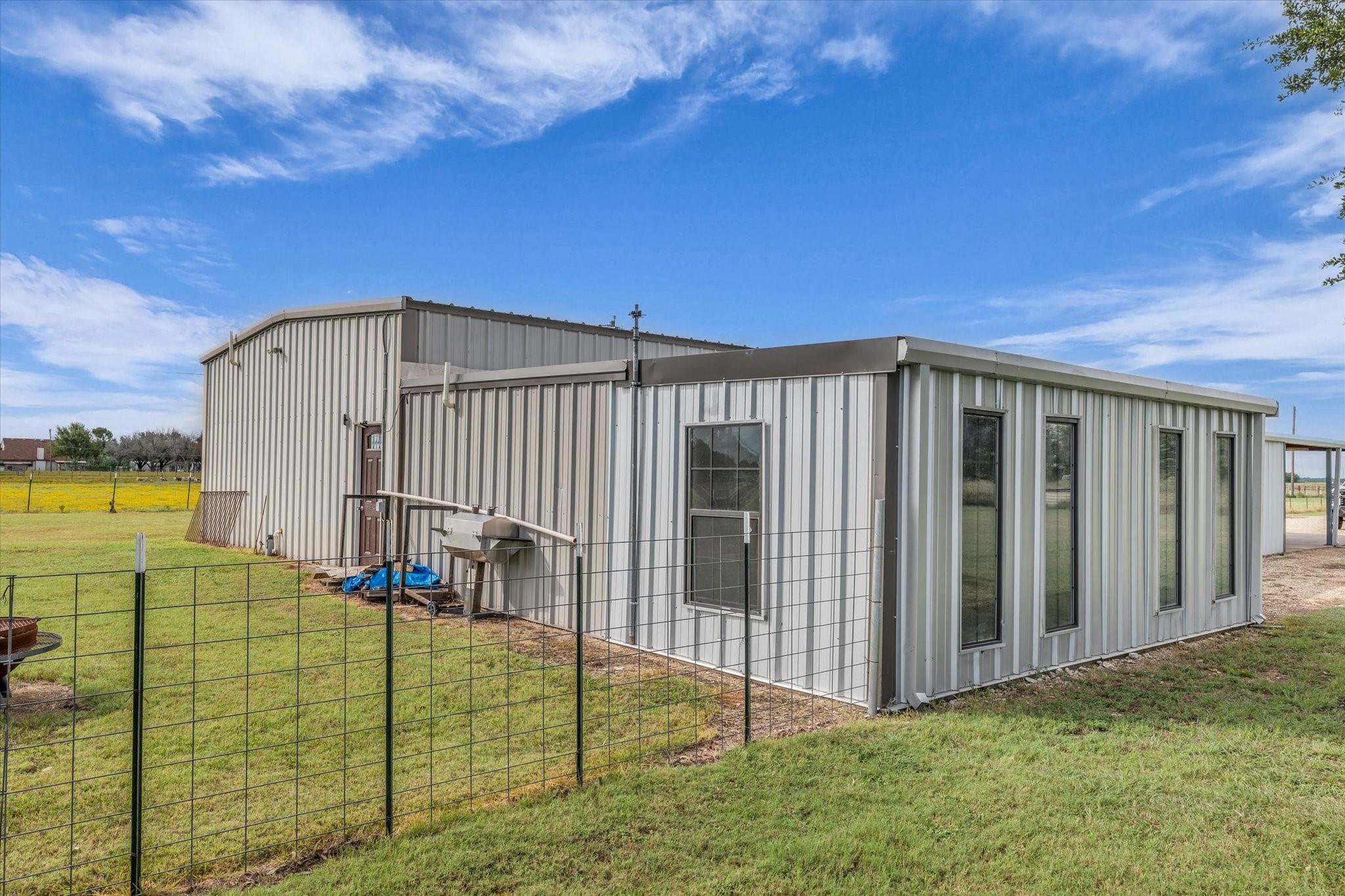 main property photo 27