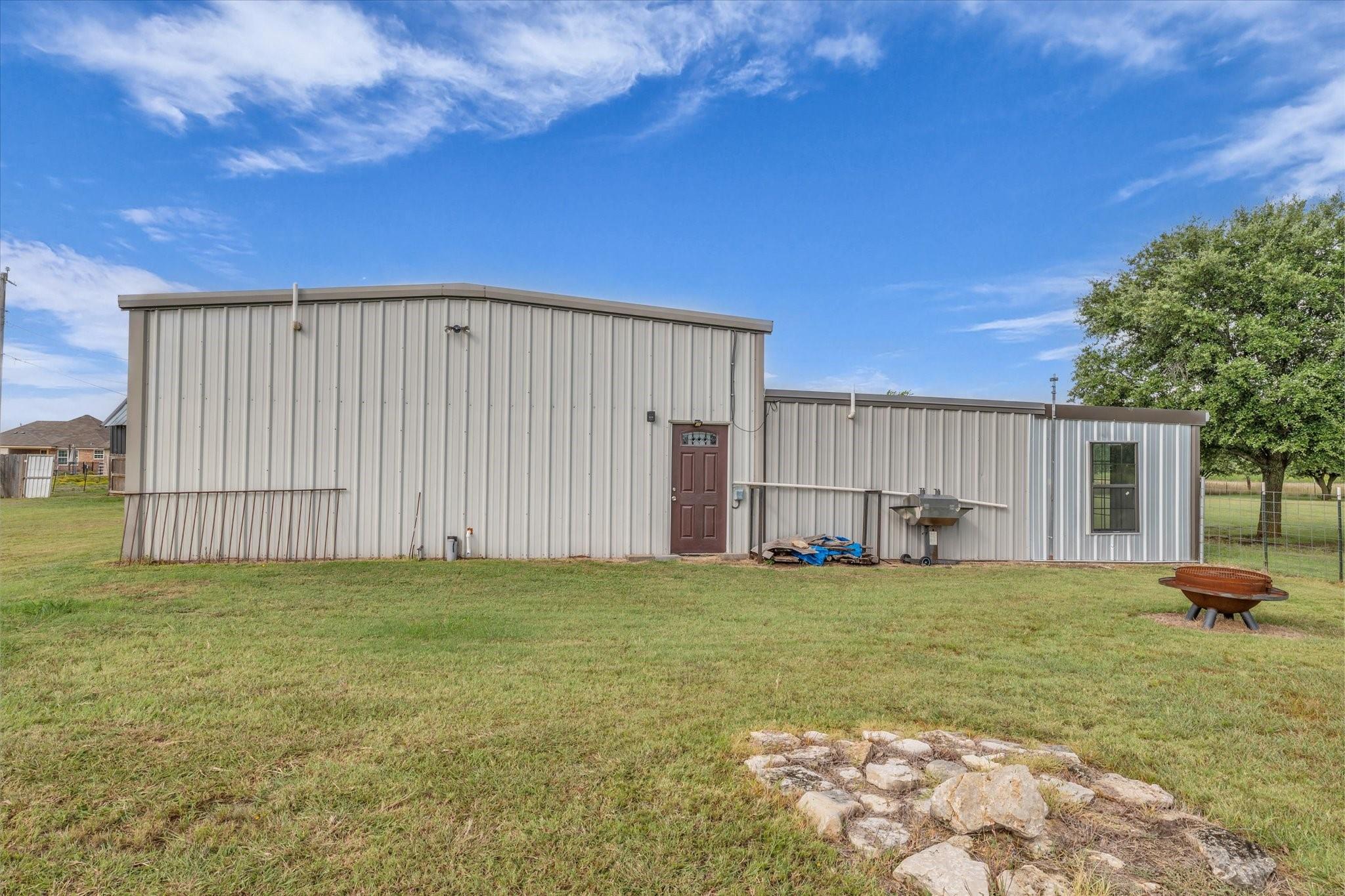 main property photo 29