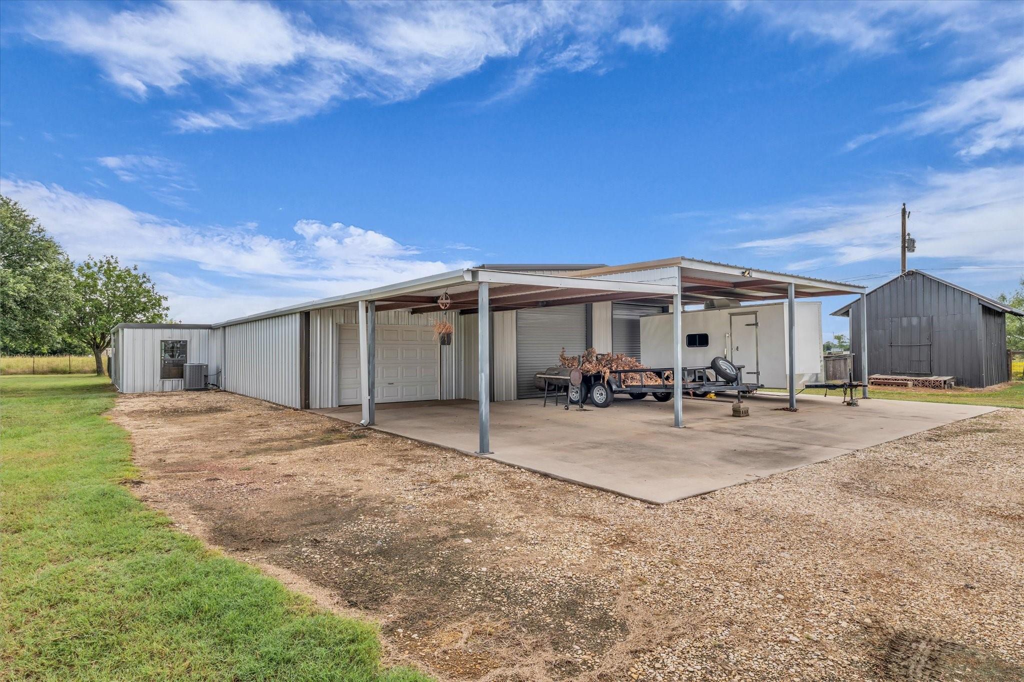 main property photo 3