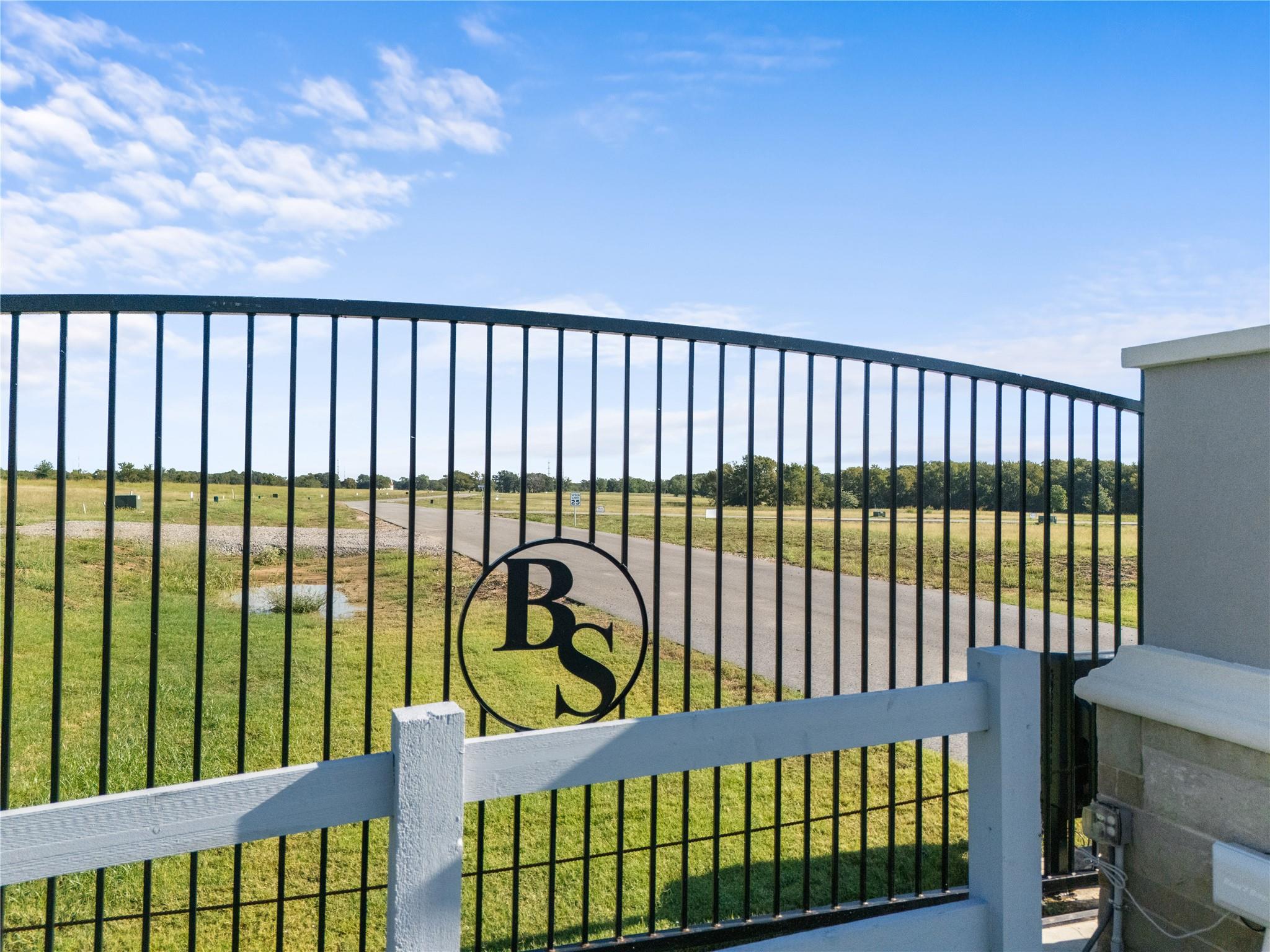 main property photo 8