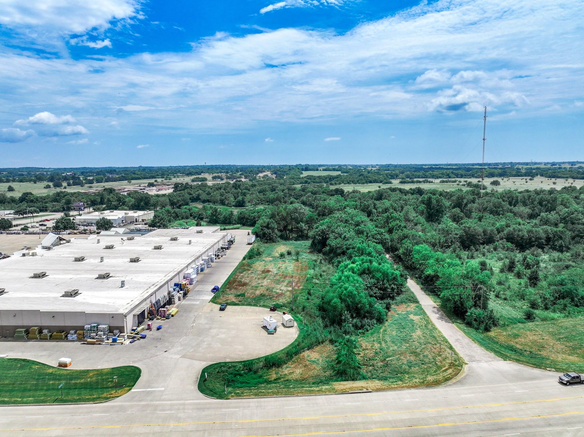main property photo 16