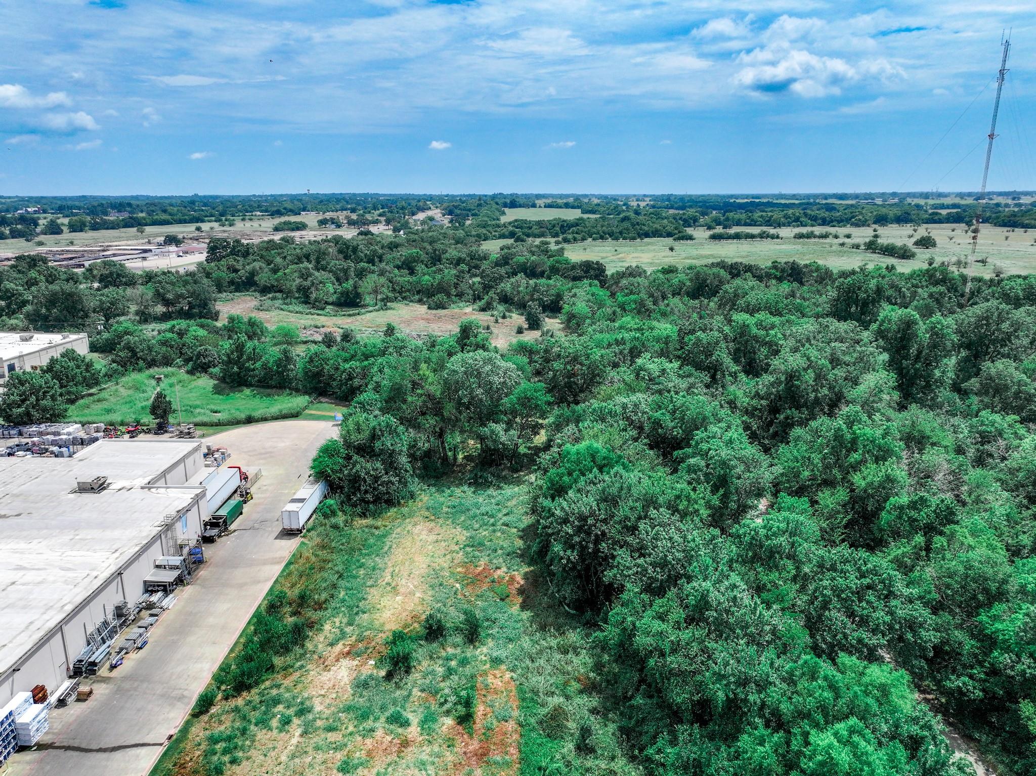 main property photo 18