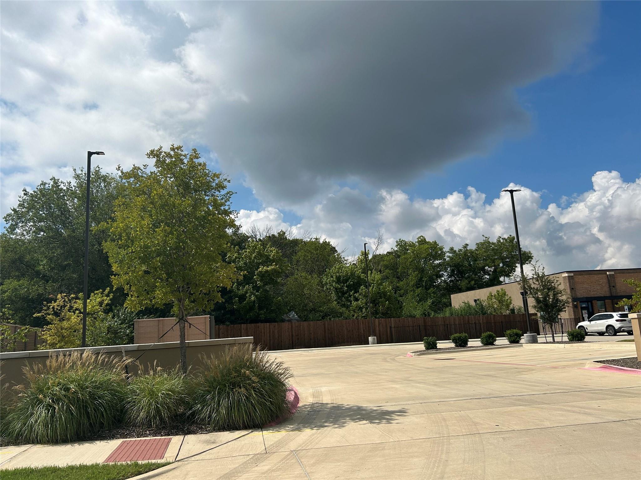 main property photo 11