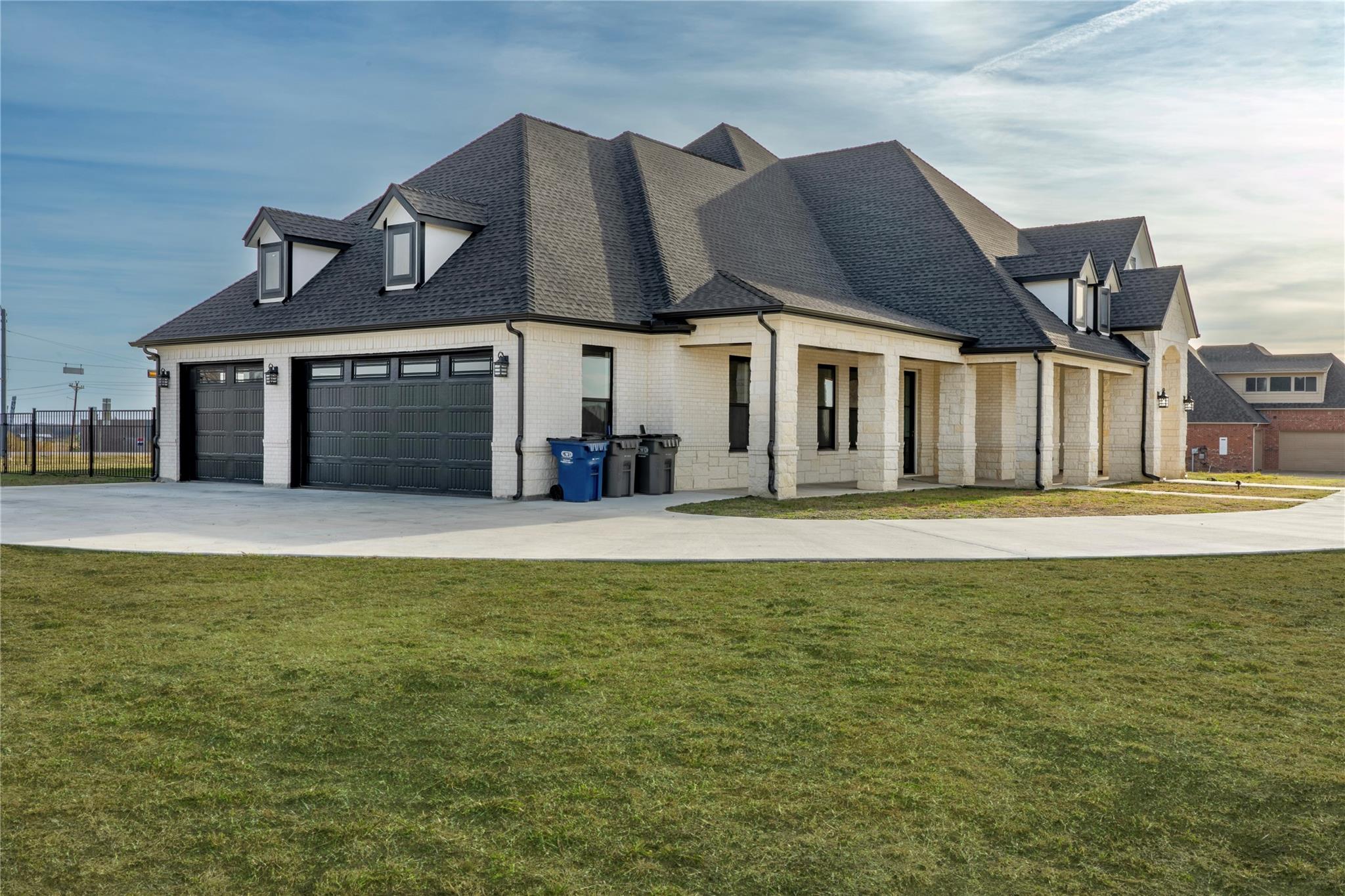 main property photo 3