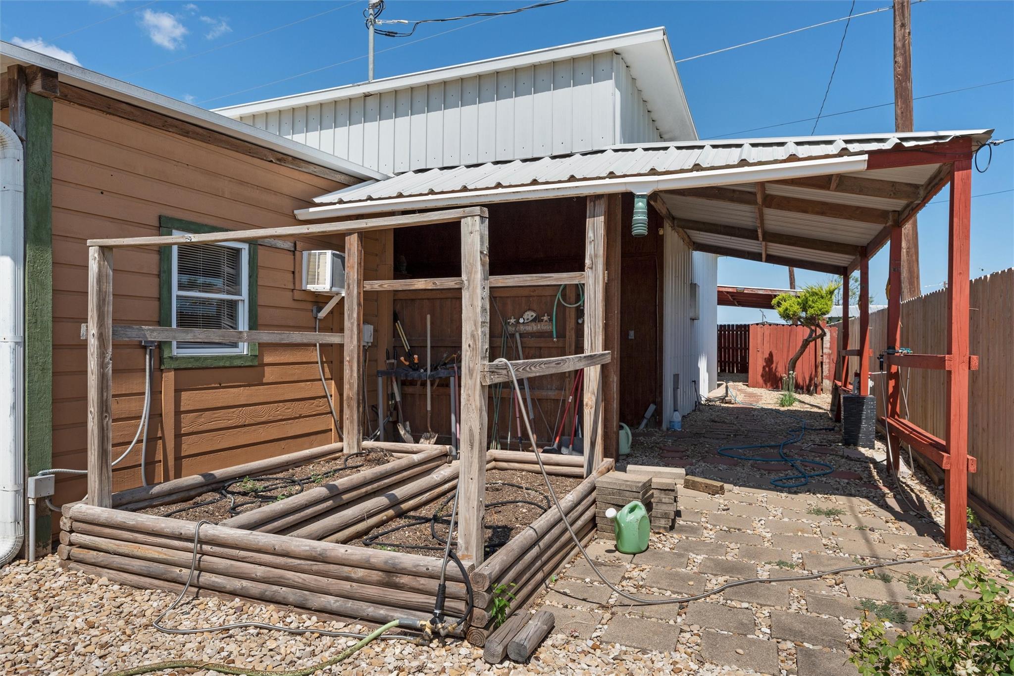 main property photo 14