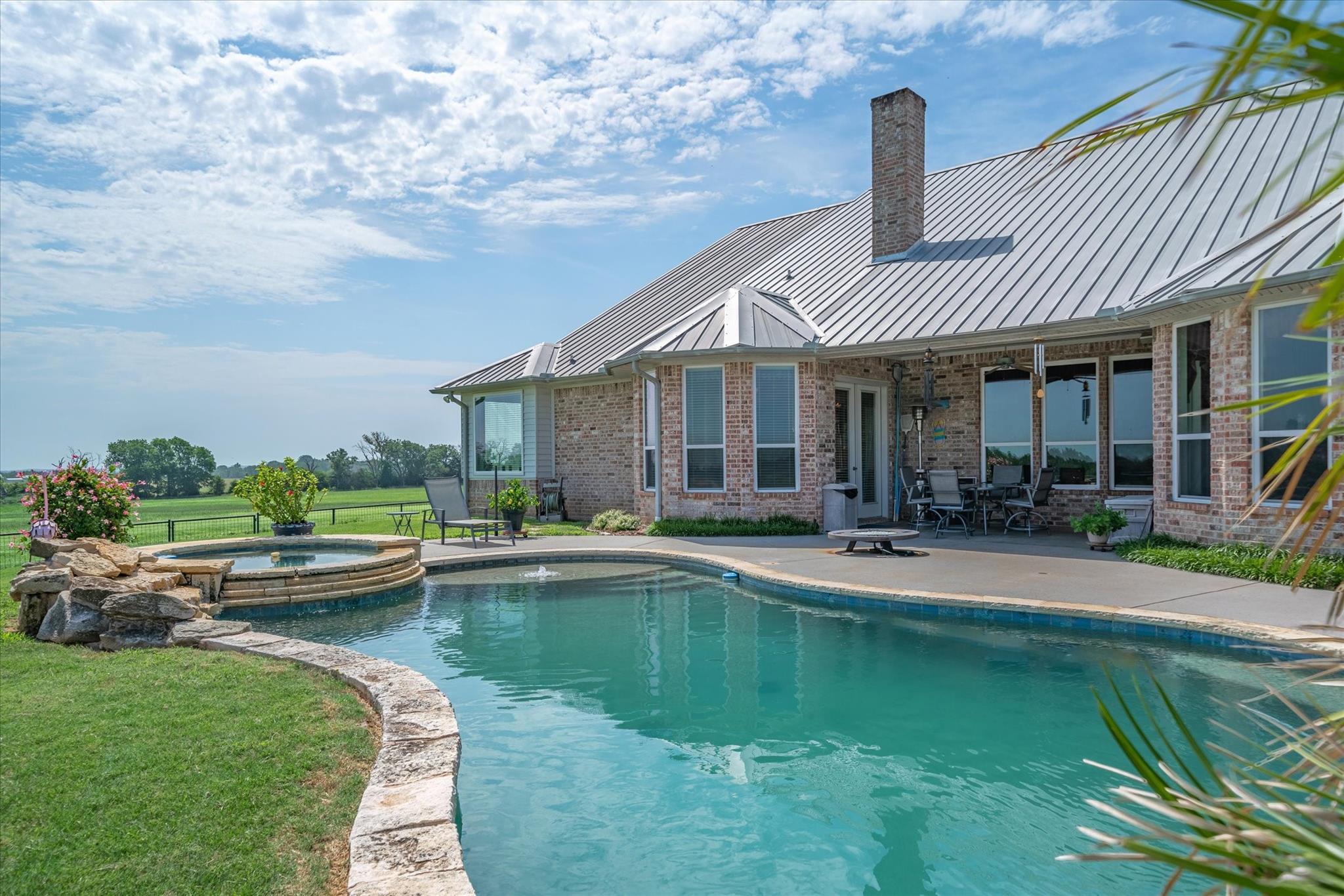 main property photo 37
