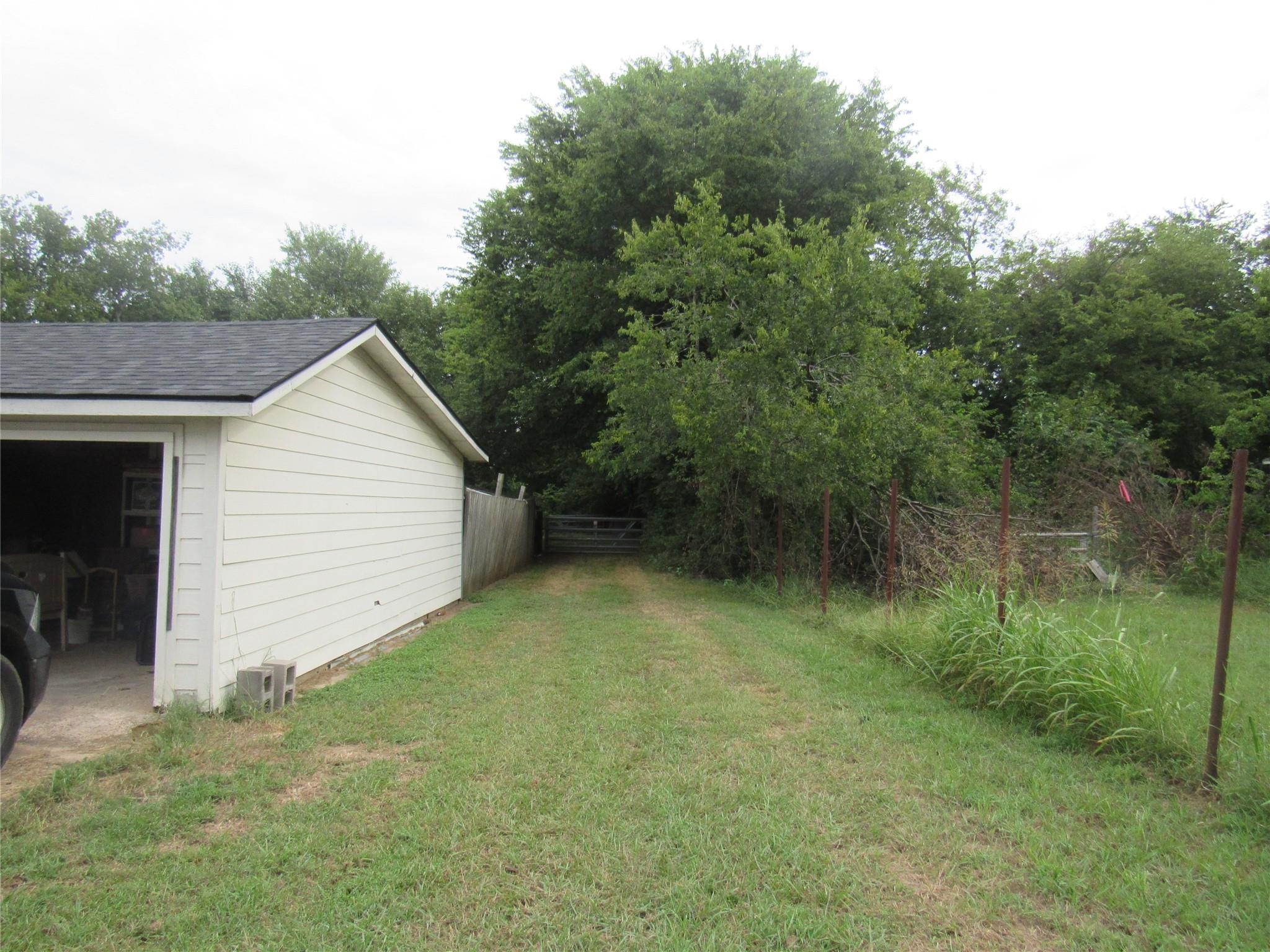 main property photo 27
