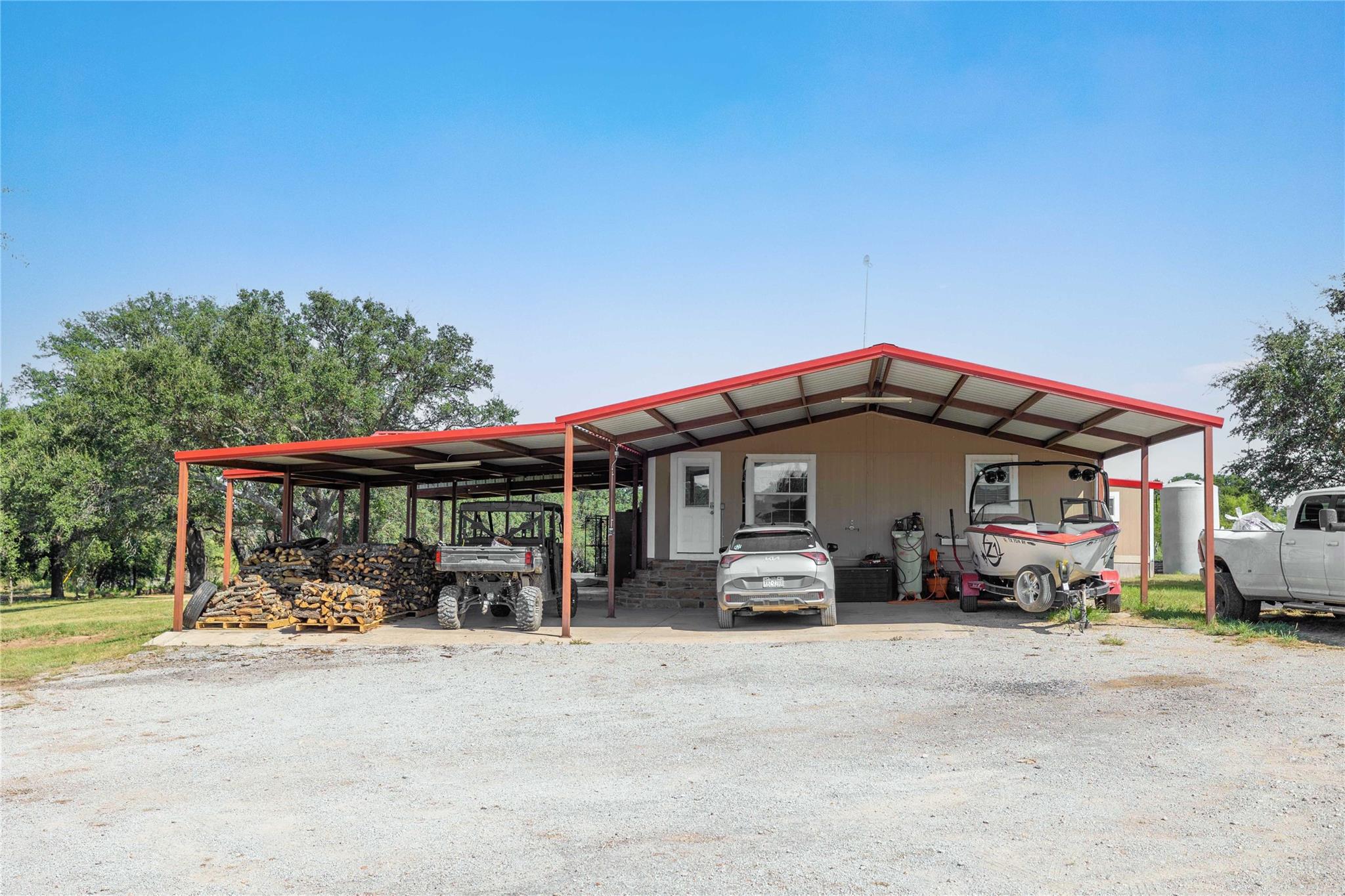 main property photo 14