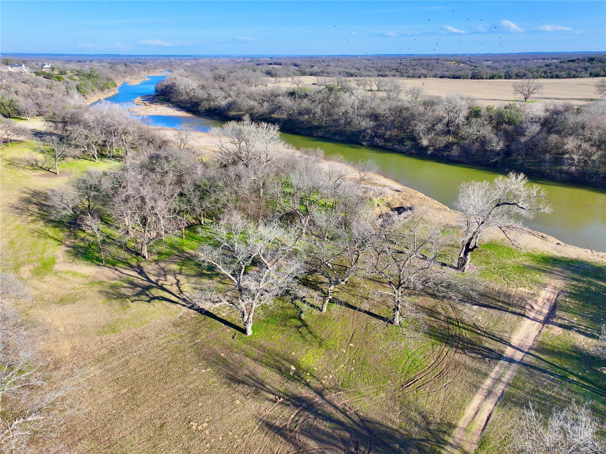 main property photo 30