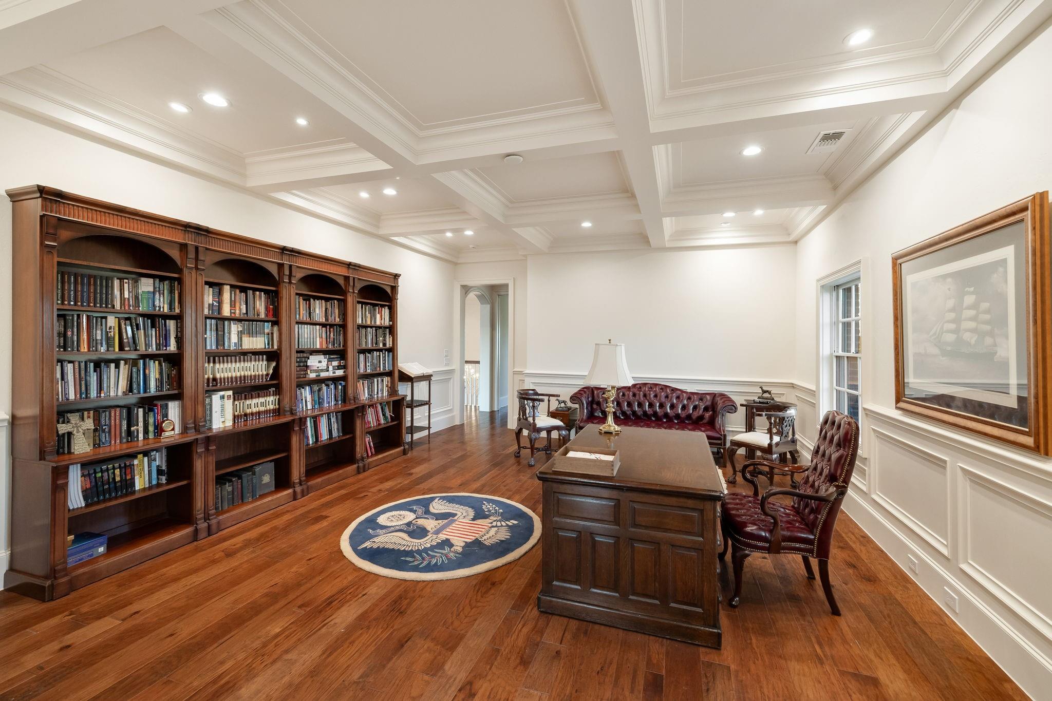 main property photo 28