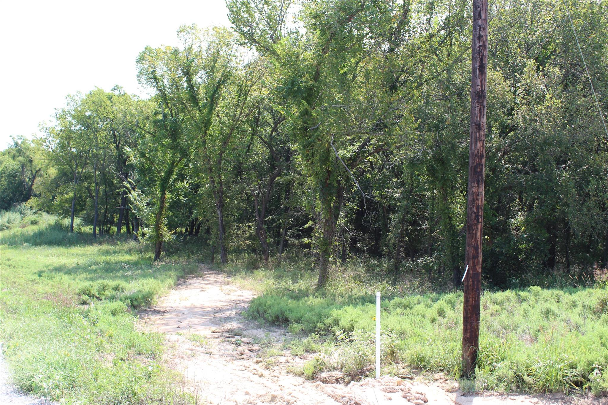 main property photo 9