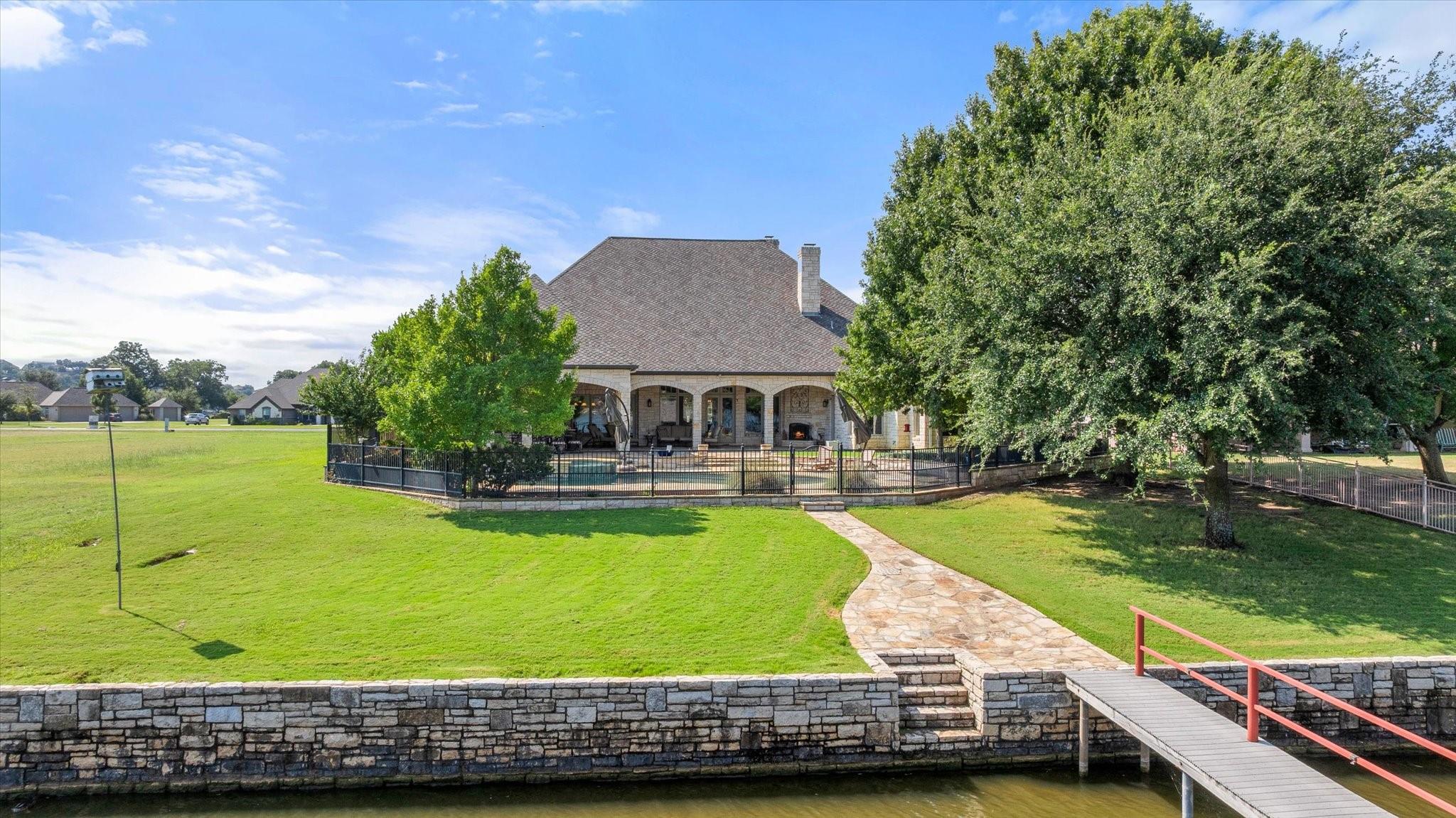 main property photo 32