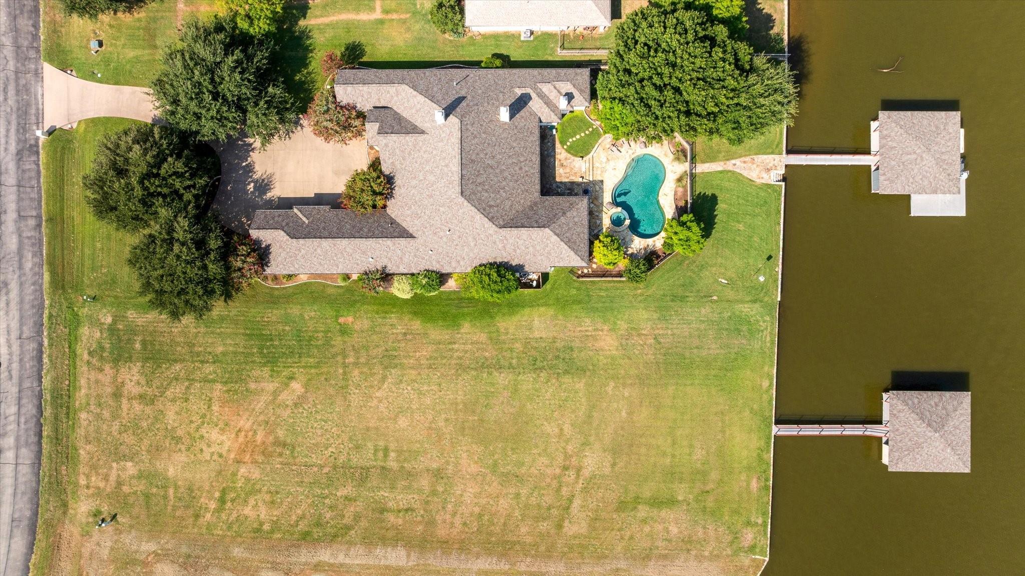 main property photo 37