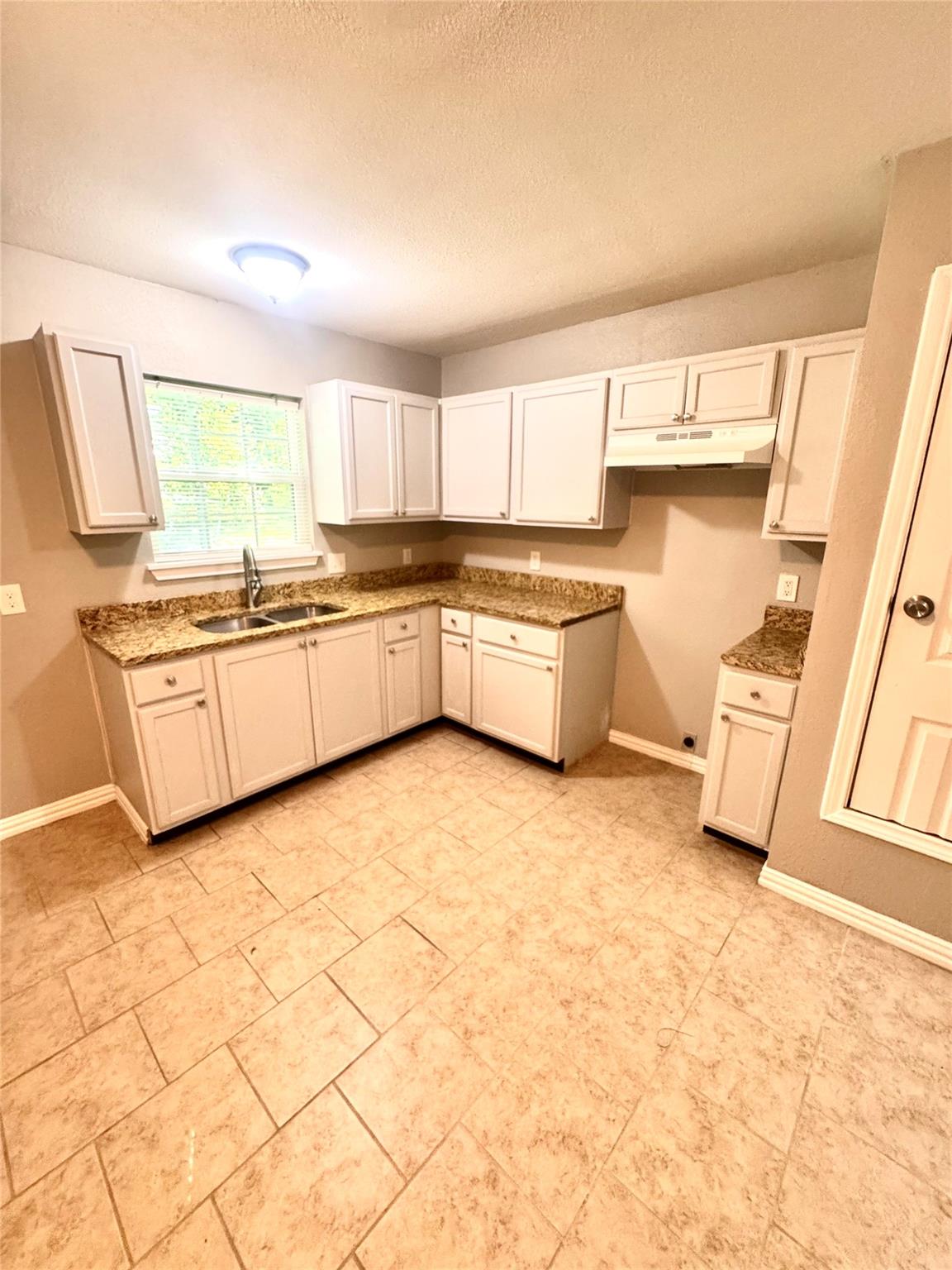 property viewer photo 8