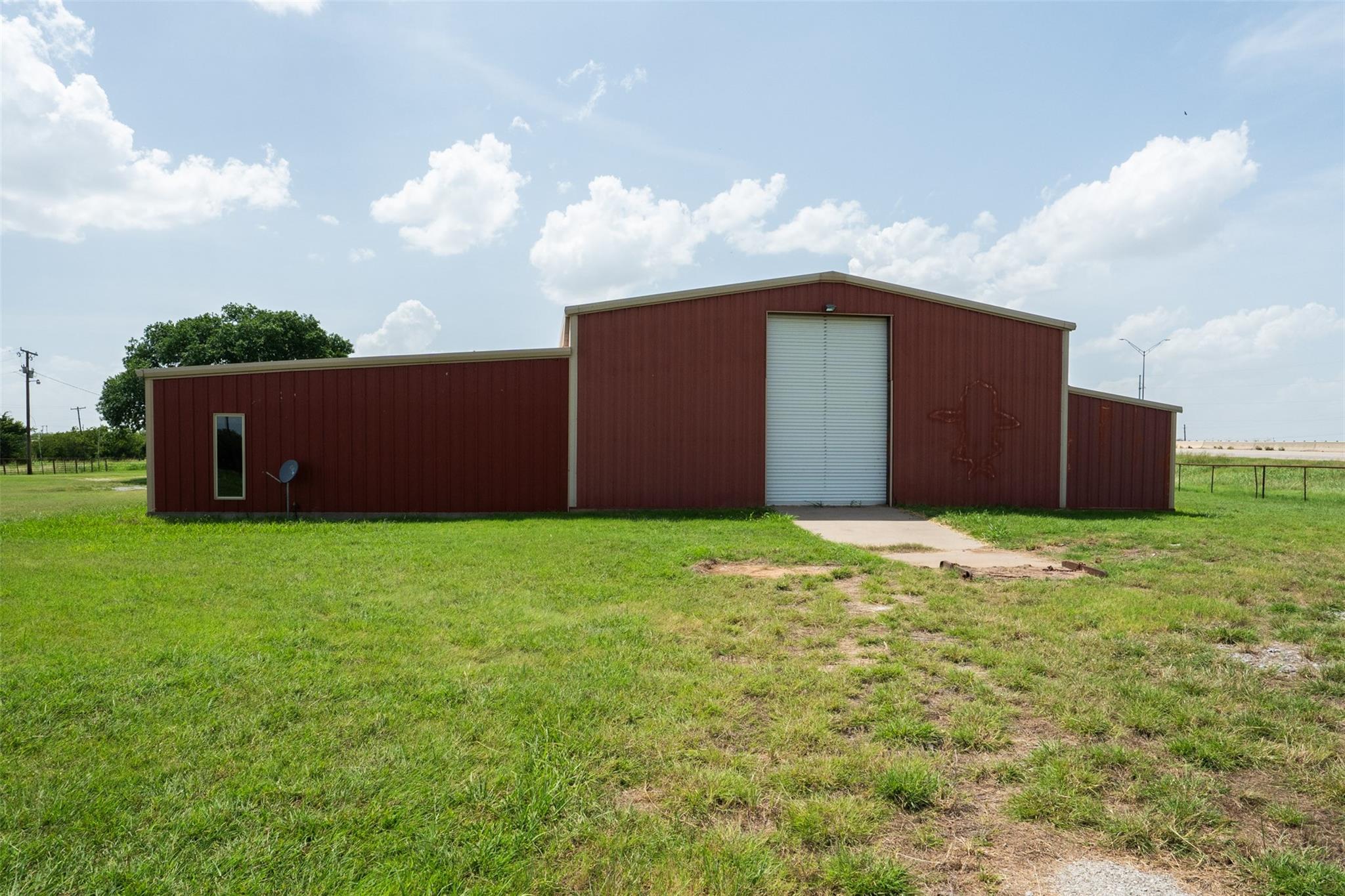 main property photo 13