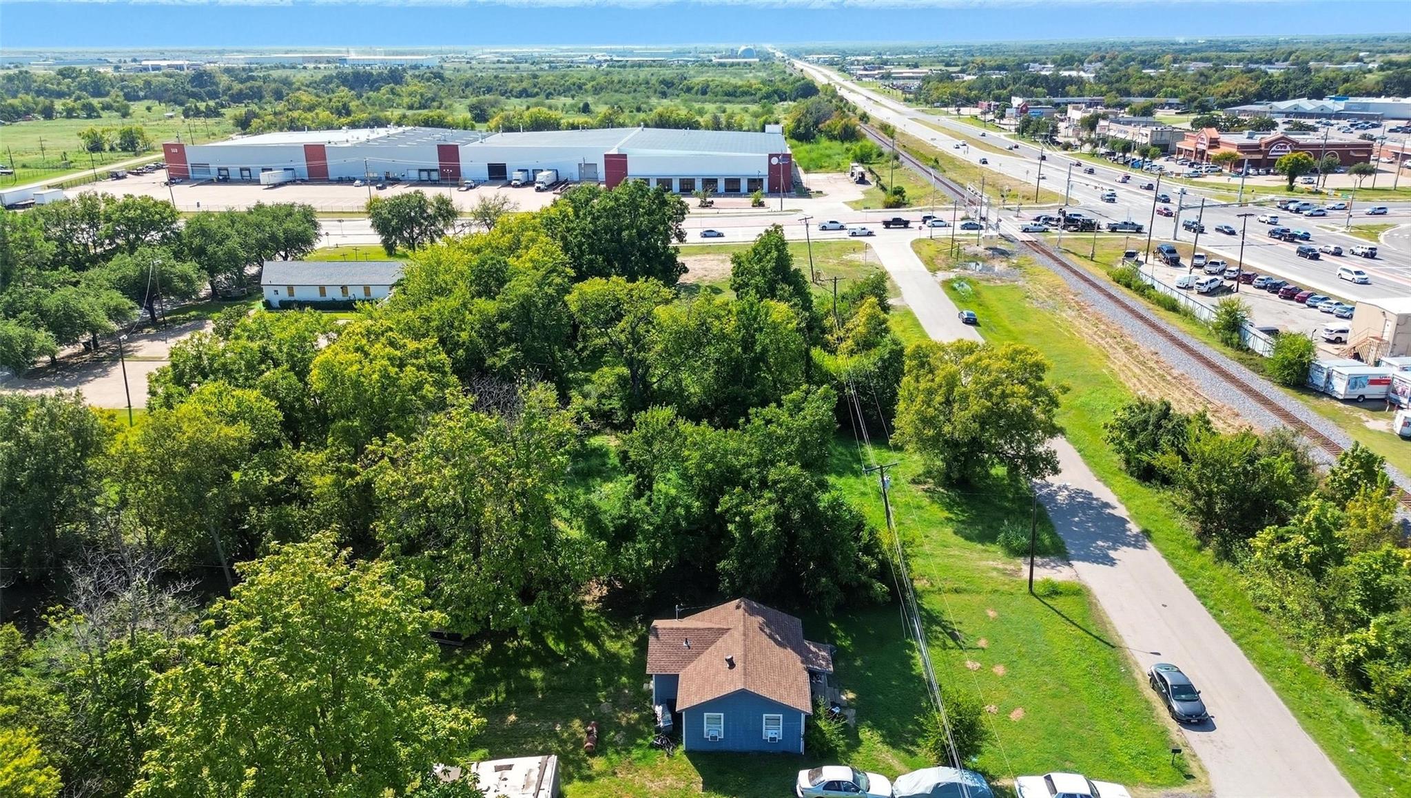 main property photo 11
