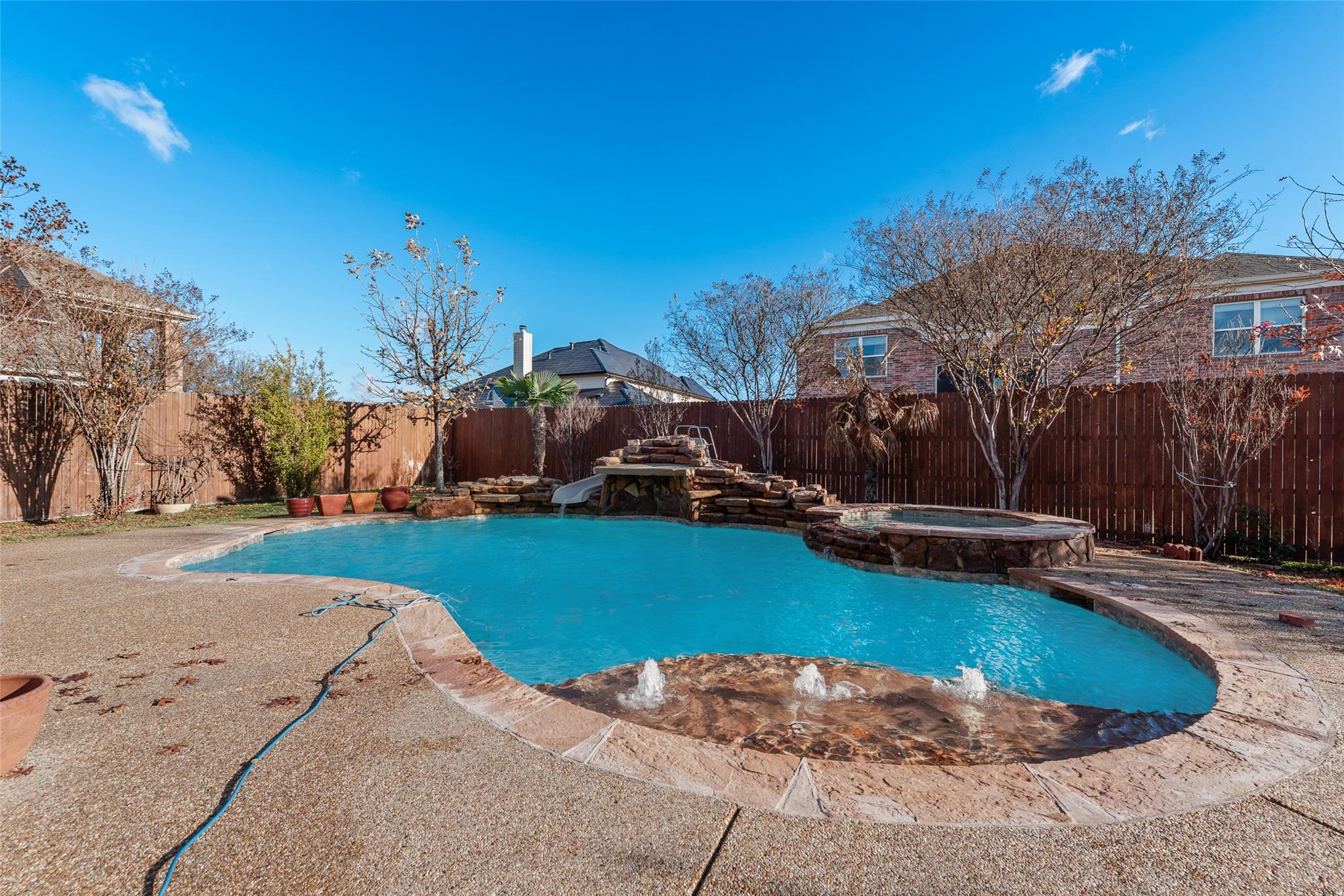 main property photo 24