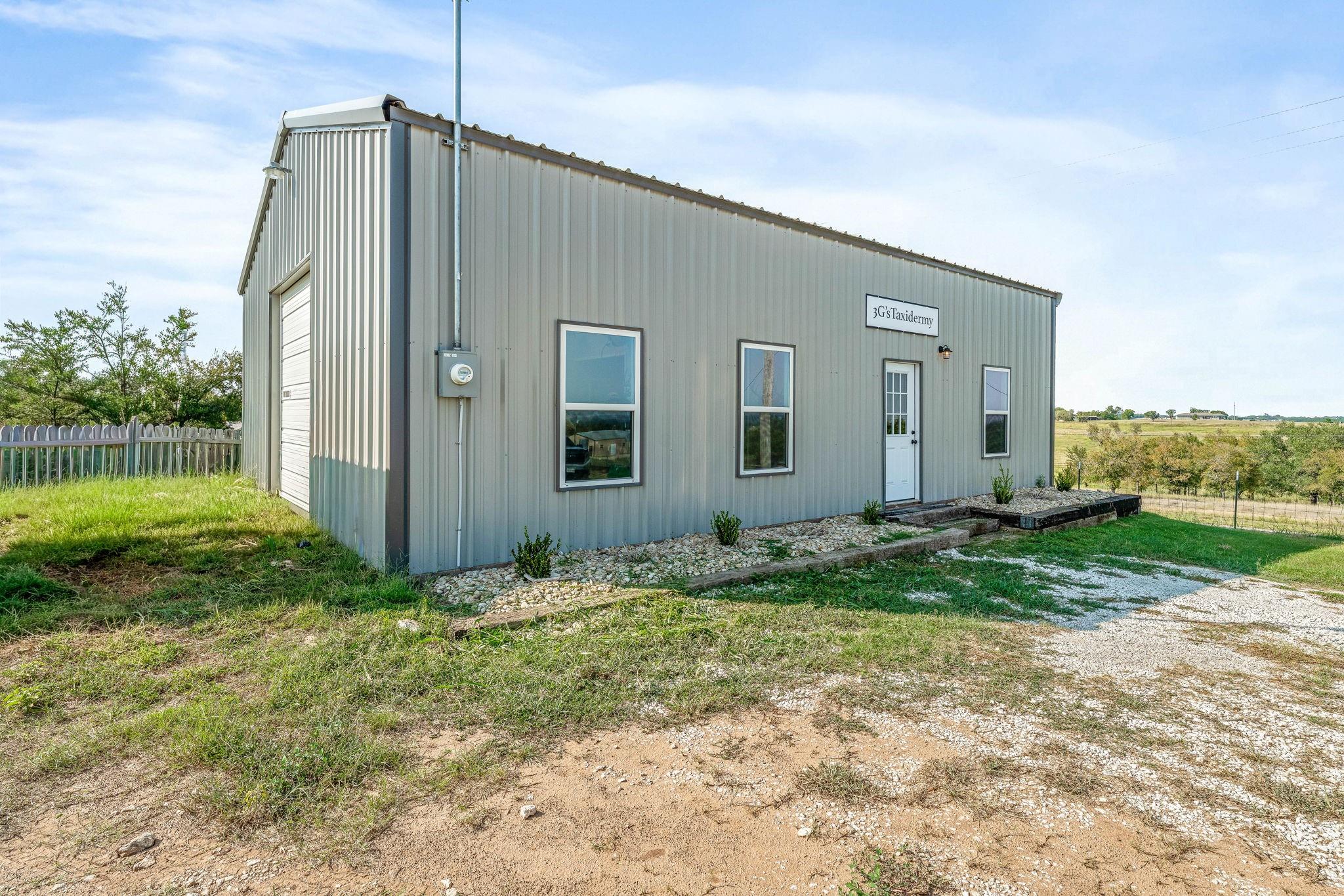 main property photo 15
