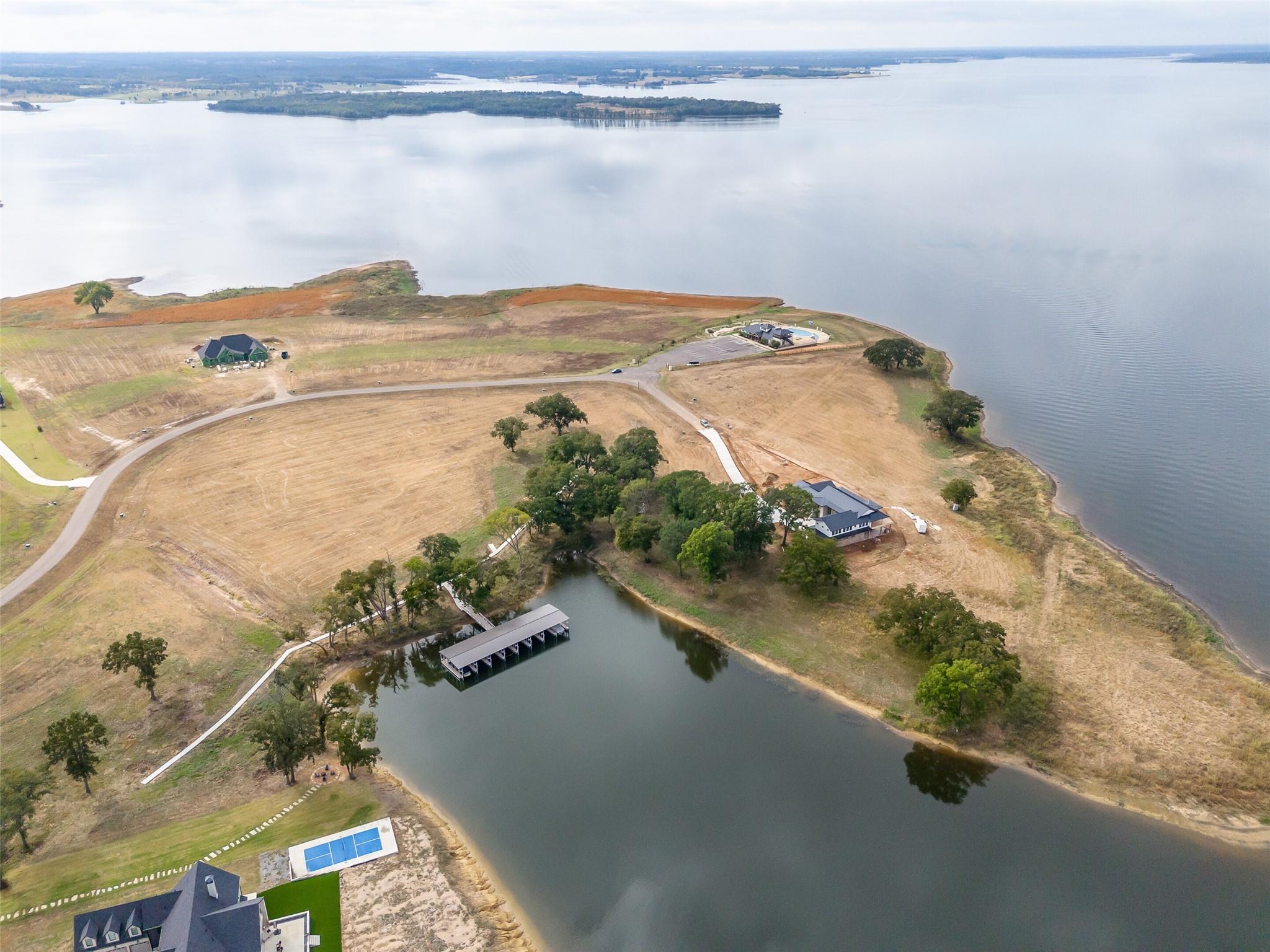 main property photo 16