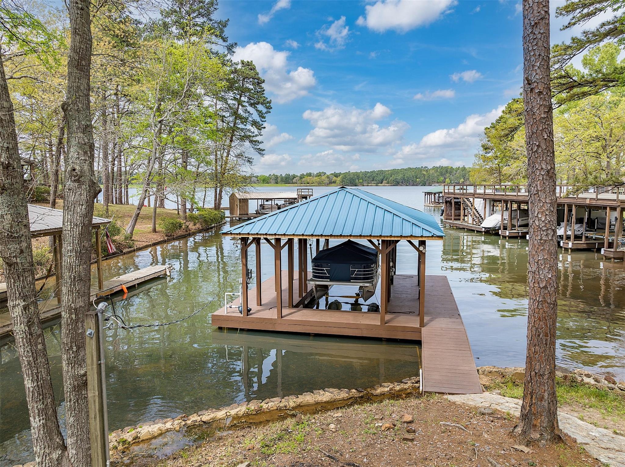 main property photo 32