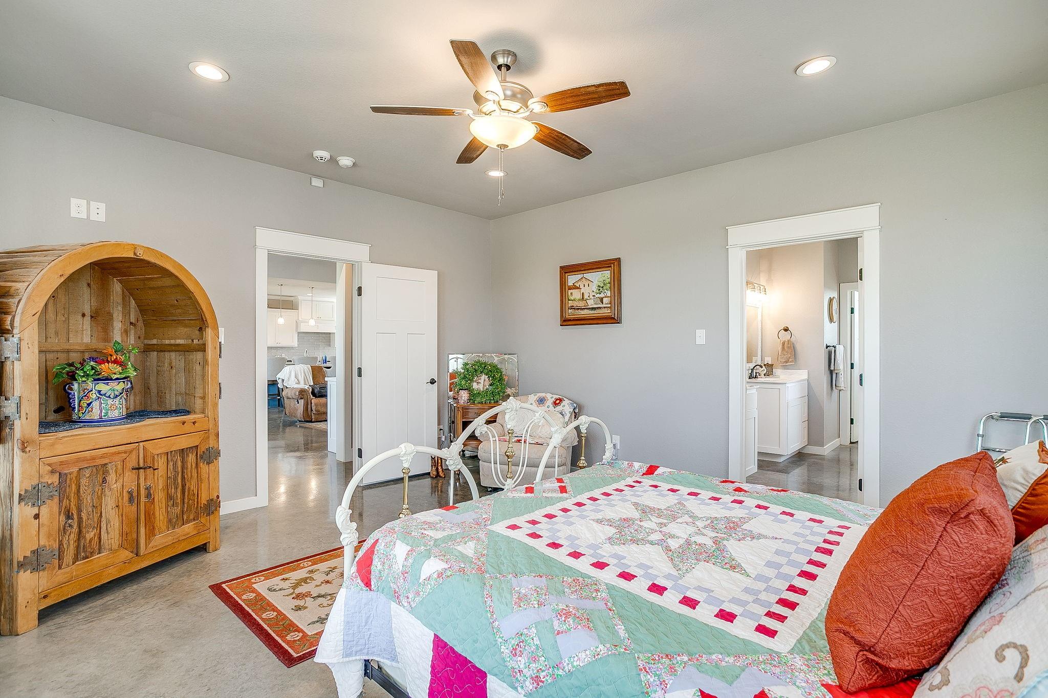 main property photo 19
